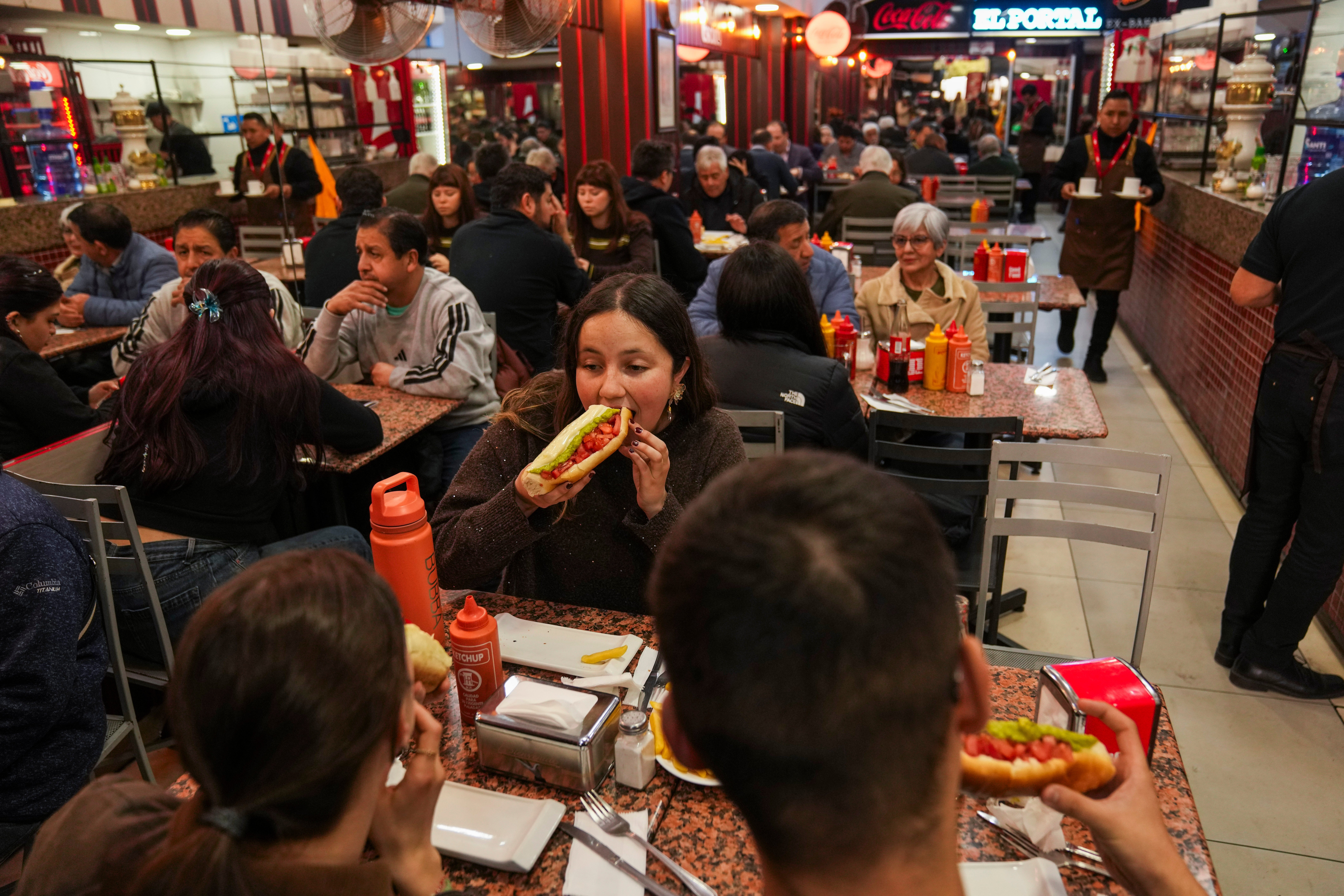 independent.co.uk - Nayara Batschke - Hot dogs feel the economic bite during cost of living crisis