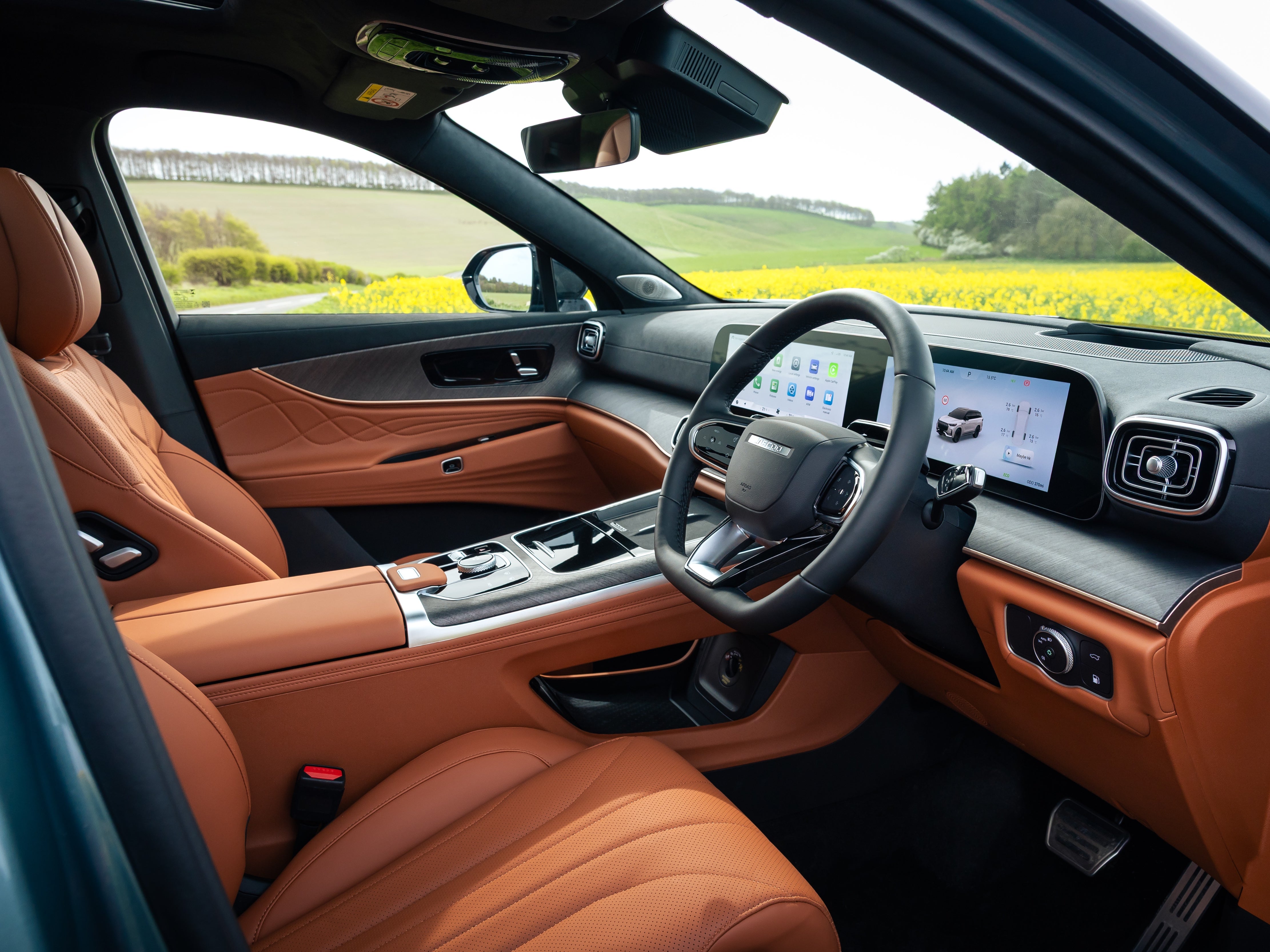 The Jaecoo 8's interior looks good and mostly feels it, too. The front seats are very comfortable (Jaecoo)