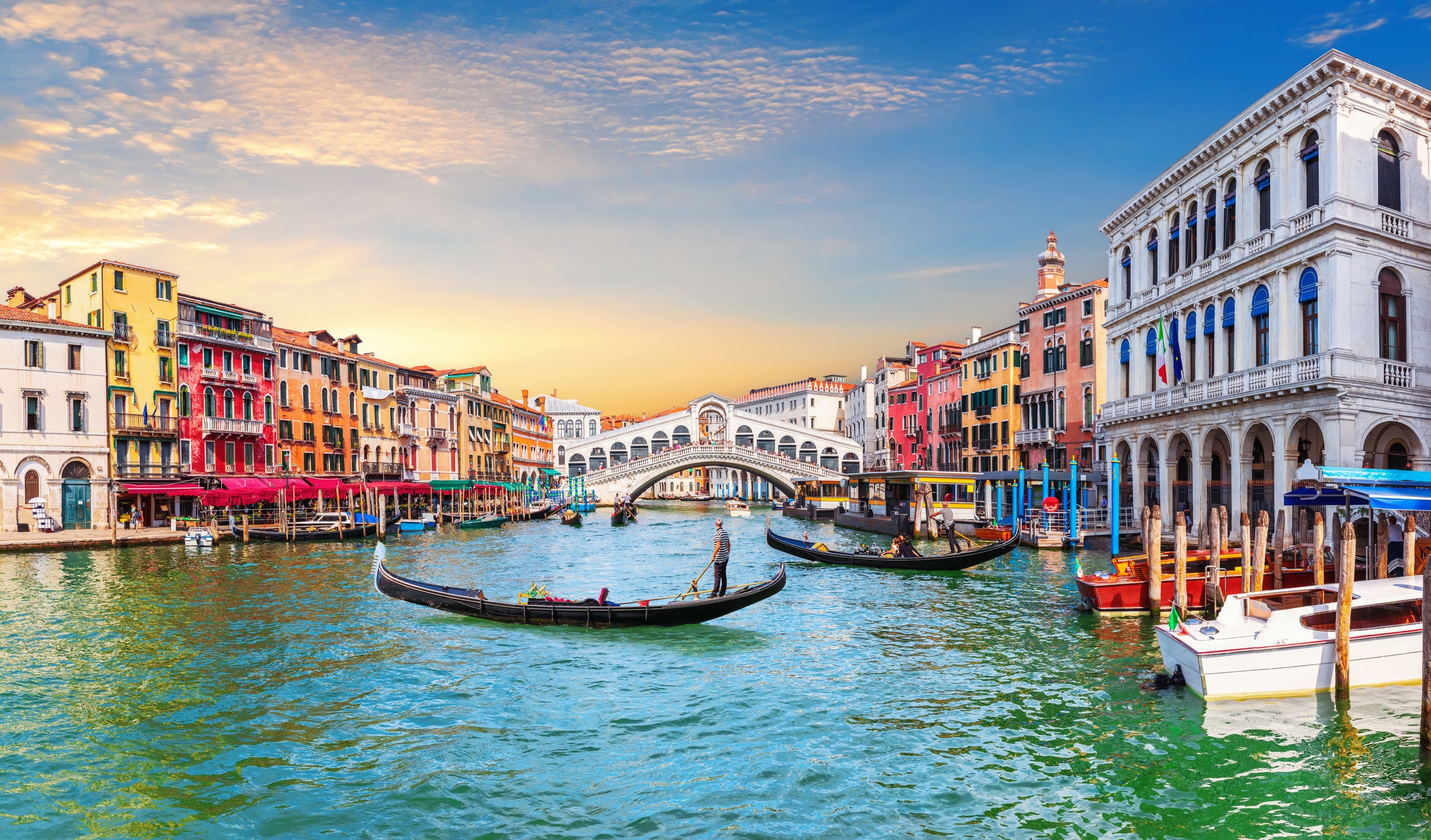Venedig erwägt Erhöhung und Ausweitung der Touristengebühr zur Bekämpfung ...