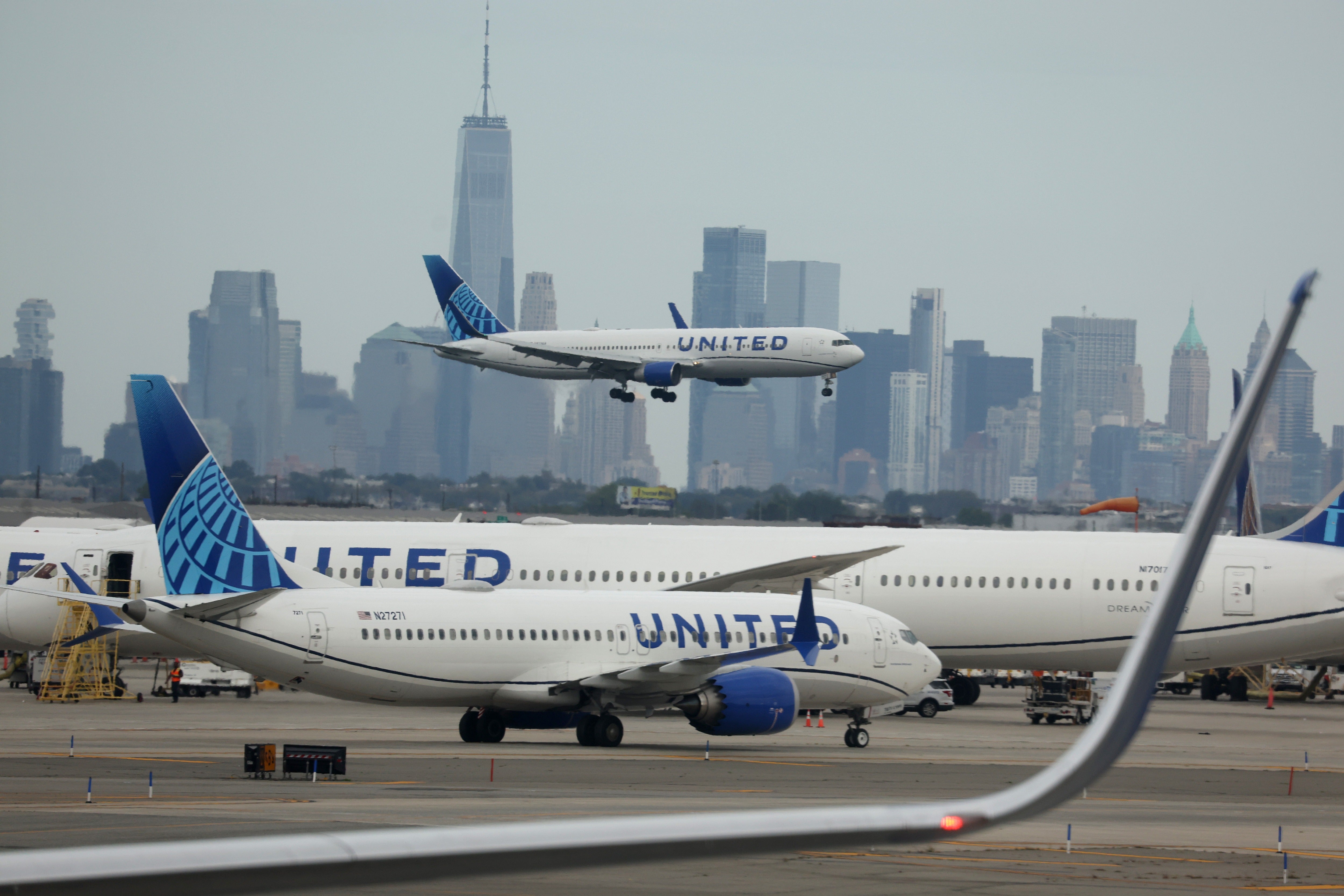 FAA issue triggers ground stop at Newark and Philadelphia airports
