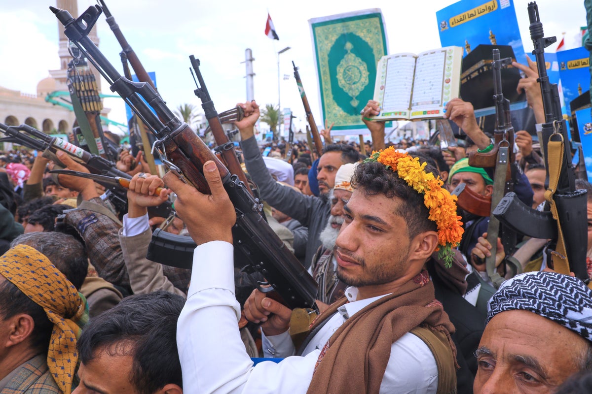 Iran-US war live: Trump 'calls off strikes' as Tehran-backed Houthis move  to seize Yemen highlands | The Independent