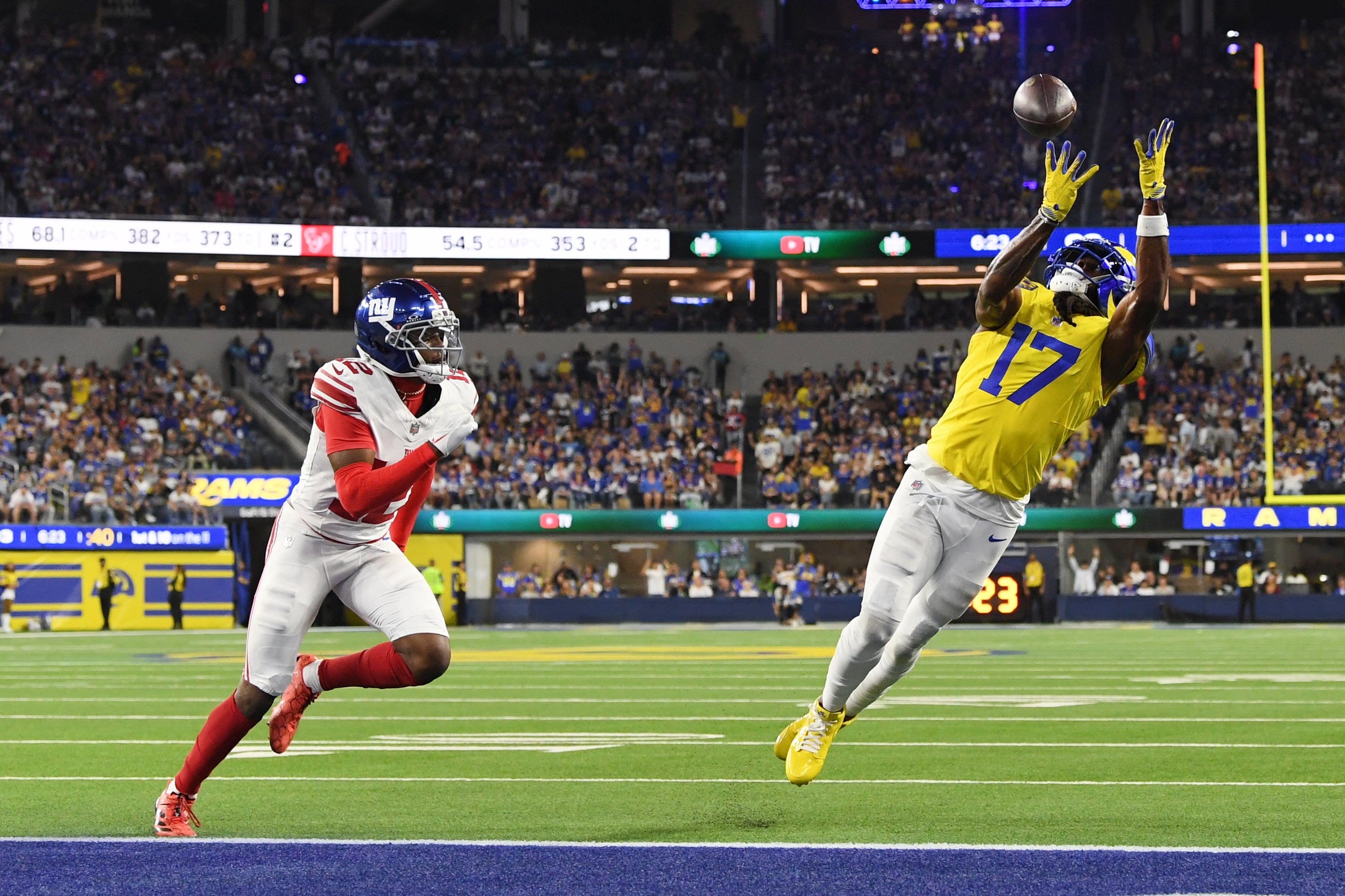 GIANTS-RAMS