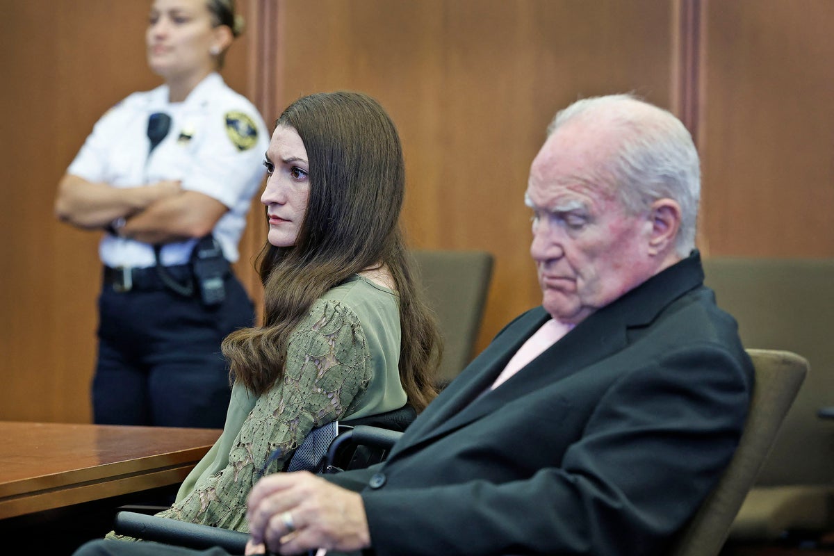 Did a hidden phone cause a mistrial in the Lindsay Clancy murder case?