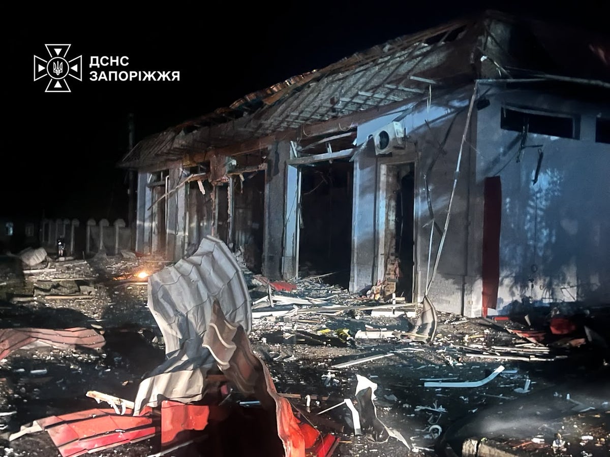 Russia and Ukraine trade deadly strikes as Zelenskyy prepares to meet Trump