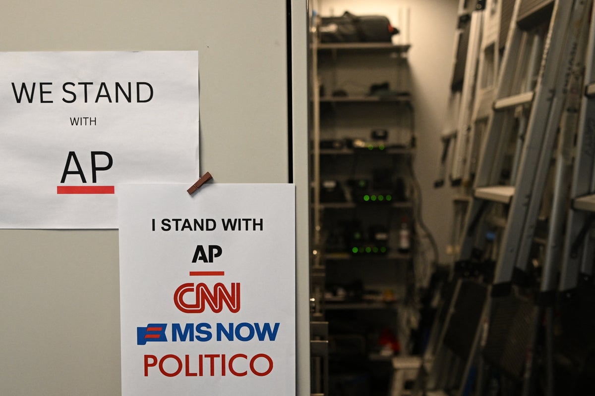 Judge orders Trump to lift White House ban on CNN, MS NOW and Politico