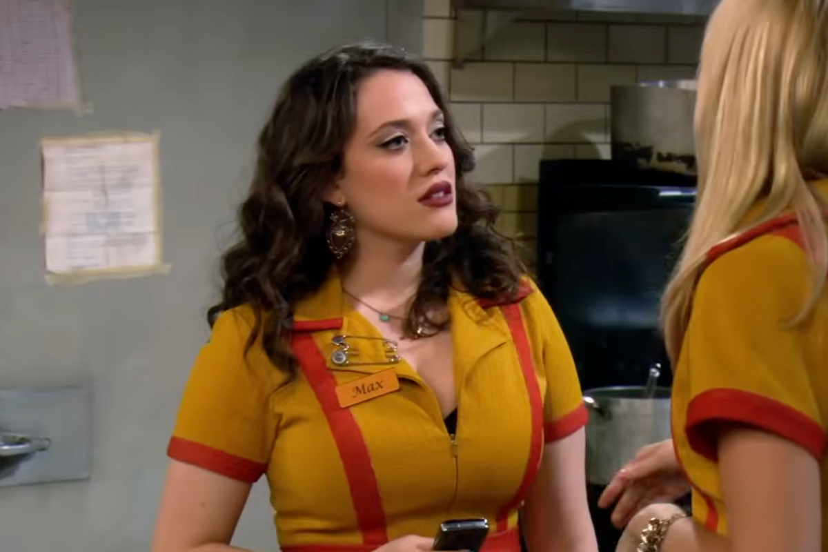 Kat Dennings shut down a 2 Broke Girls bra scene cut with five words