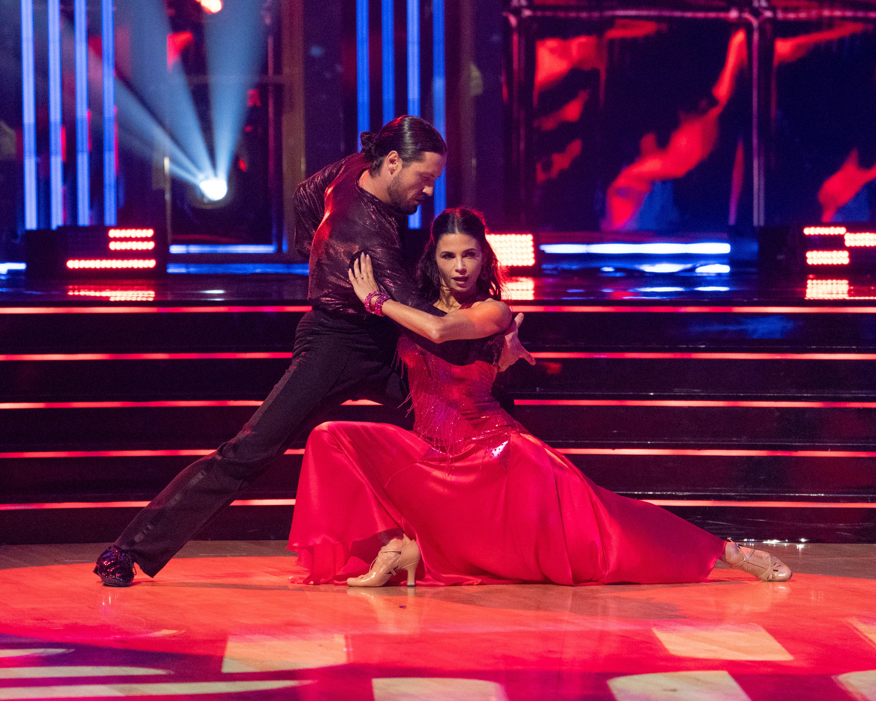 Val and Jenna scored a 21 out of 30 on their week 3 dance (Disney)