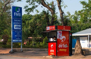 F7HM3R MALAWI, Salima, money transfer with airtel money, Airtel is an indian mobile phone company in contrast VISA advertisement of FMB Bank