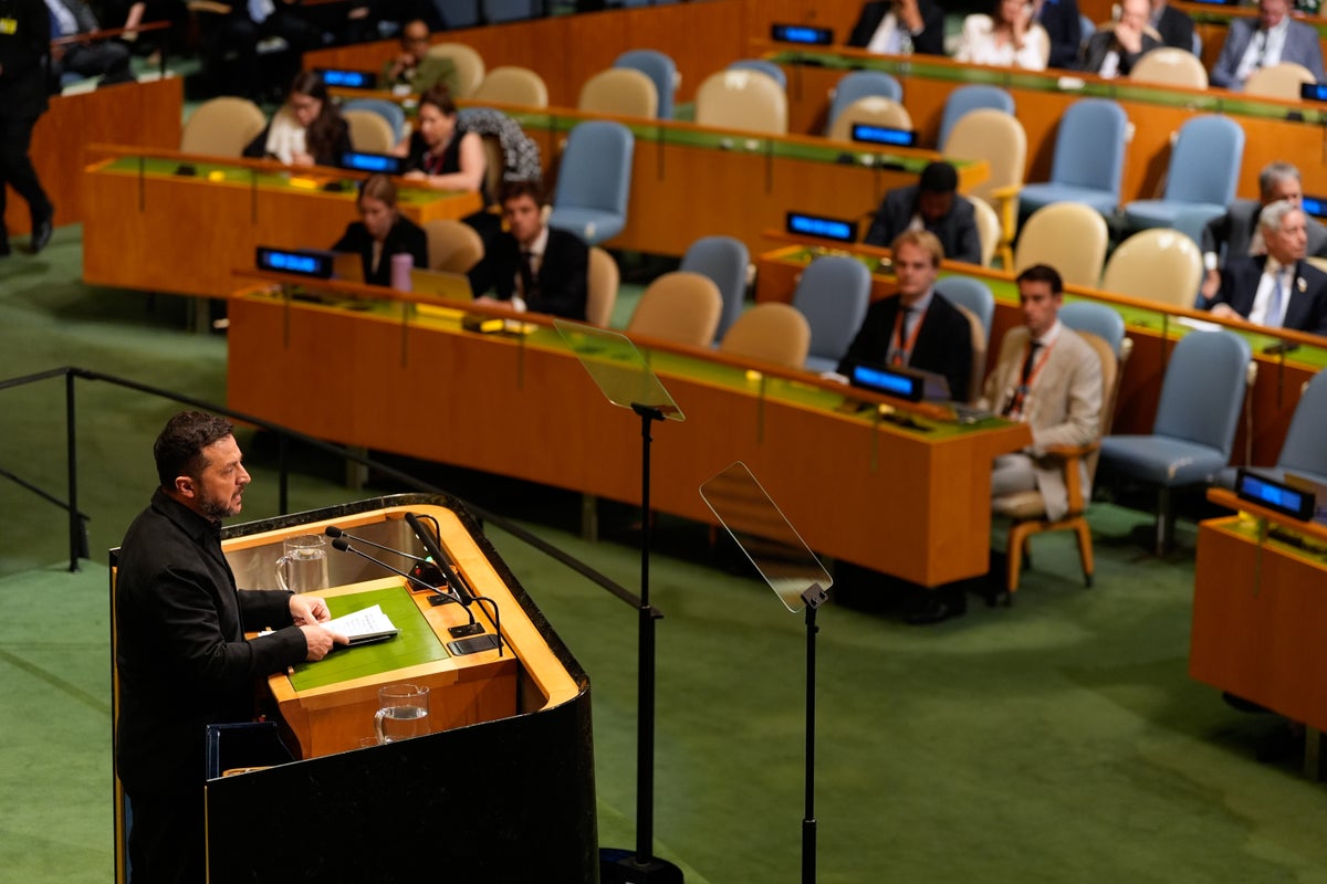 Zelenskyy says Ukraine sent 2 North Korean prisoners of war to South Korea