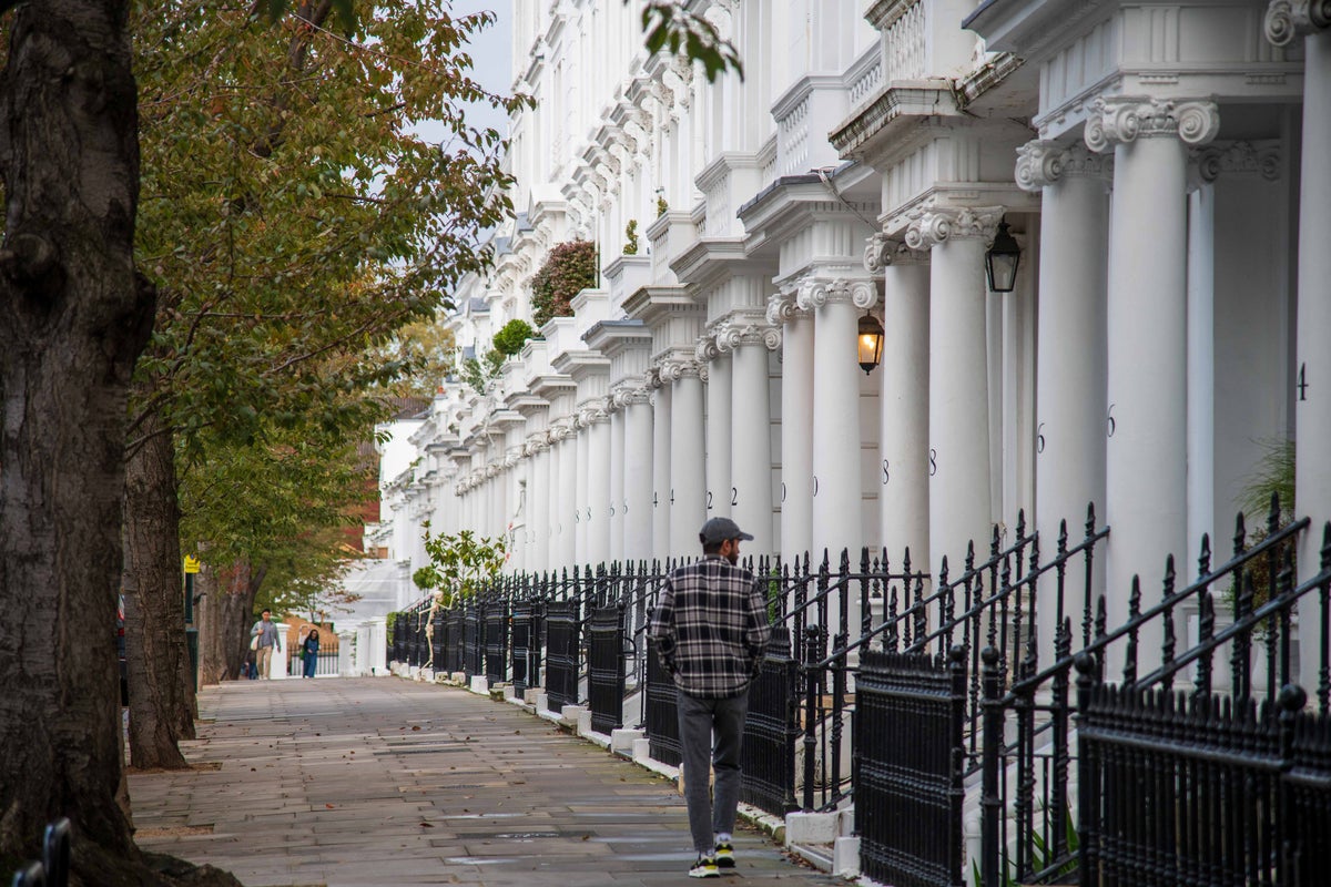 Londoners should pay up to £950 more a year to fix council tax, Burnham told