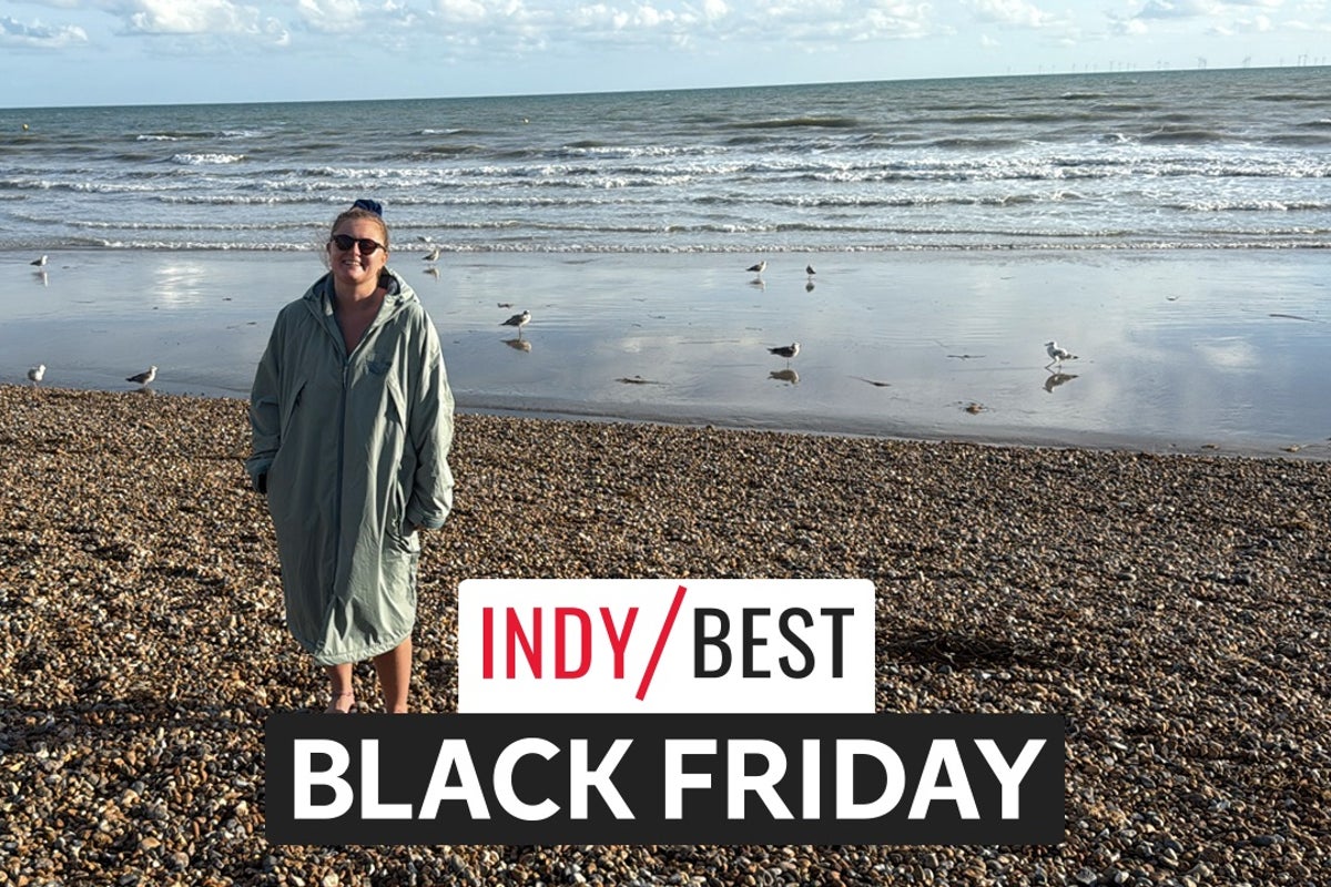 As a cold water swimmer, this is the changing robe on my Black Friday wishlist (and it’s not Dryrobe)