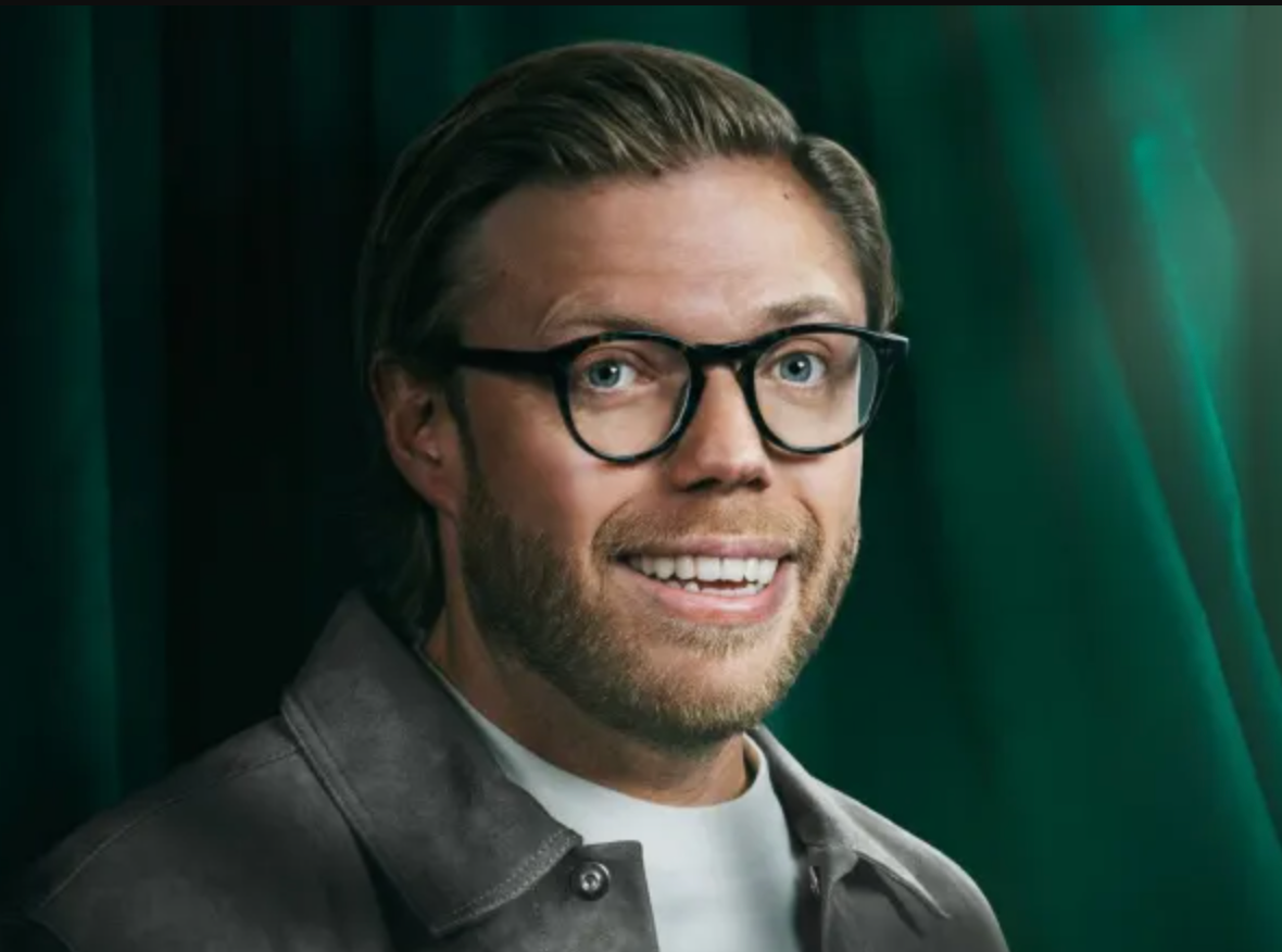 Rob Beckett is not happy with his ‘Celebrity Traitors’ headshot