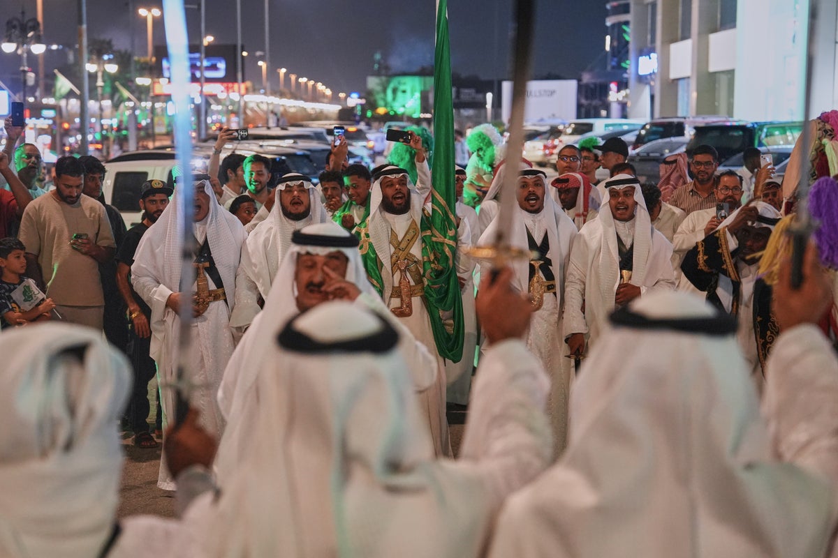 Saudi Cleric Calls Troops to Defend Against Houthis