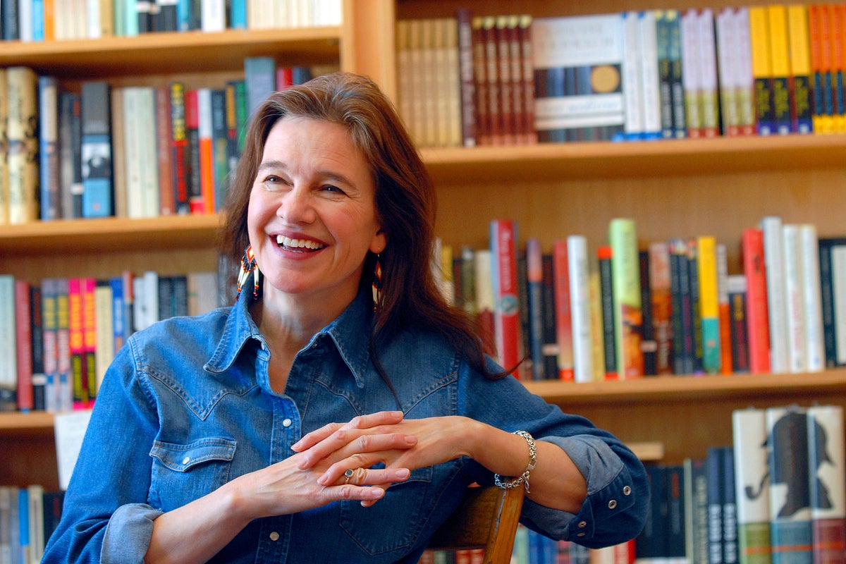 Louise Erdrich awarded the Dorothy and Lillian Gish Prize for arts contributions
