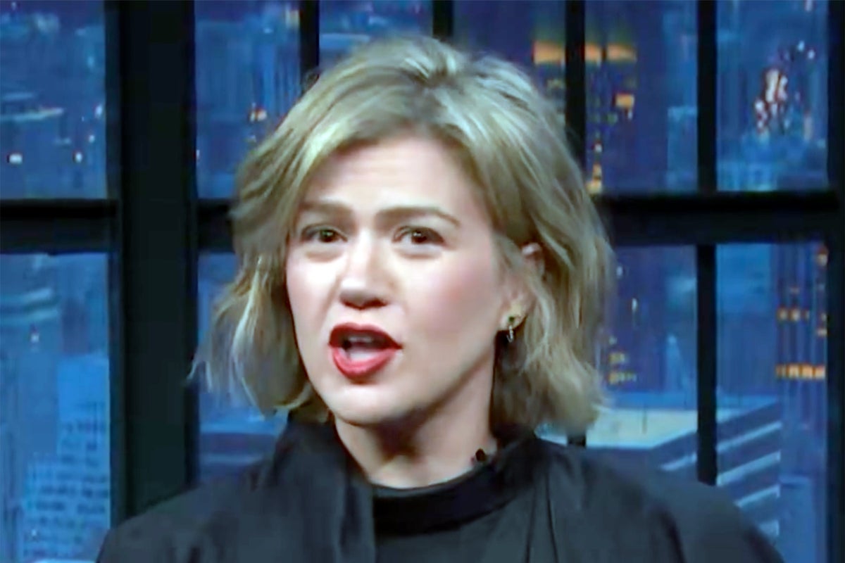 Photo : The Independent Kelly Clarkson accuse la boutique Art of Play de l'avoir méprisée