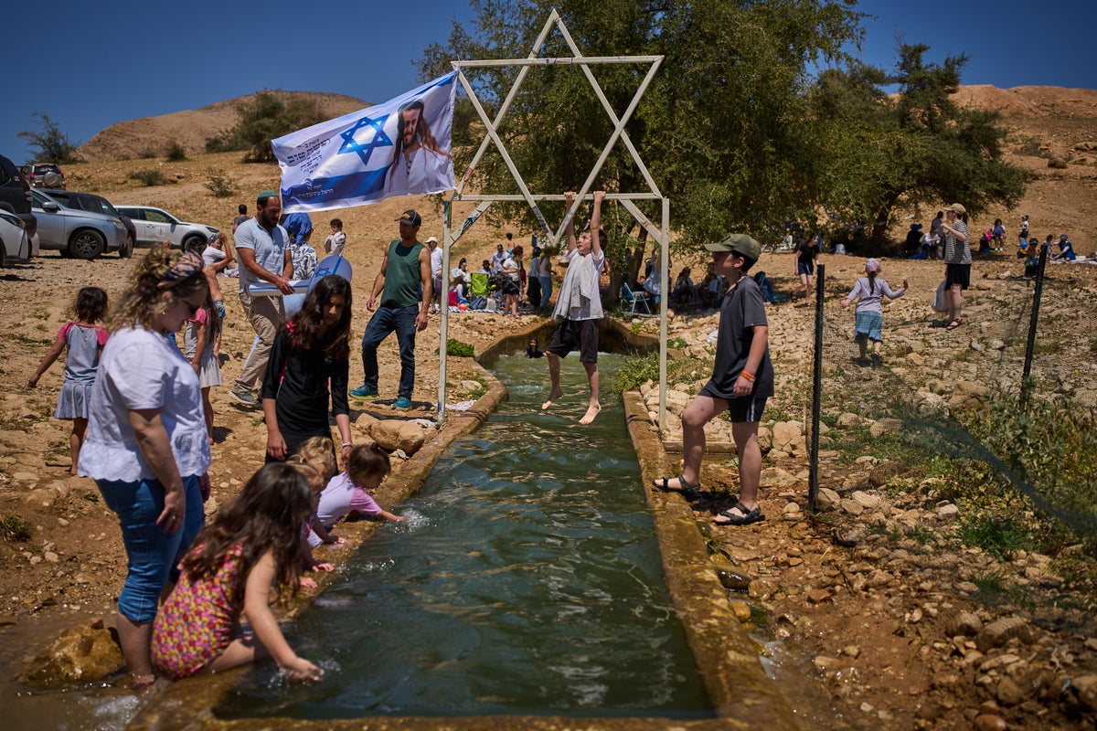 Israeli settlers divert West Bank spring water amid disputes over heritage site takeovers