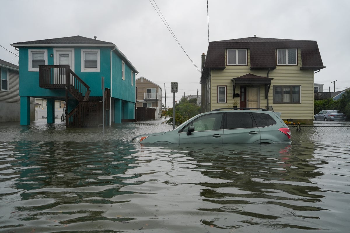 Nor’easter slams East Coast leaving towns submerged Nor’easter slams East Coast leaving towns submerged