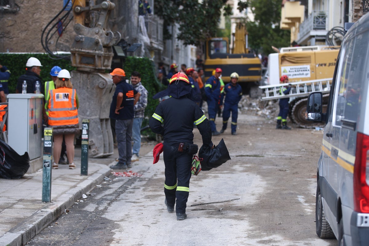 Two police officers among four injured in Athens building explosion