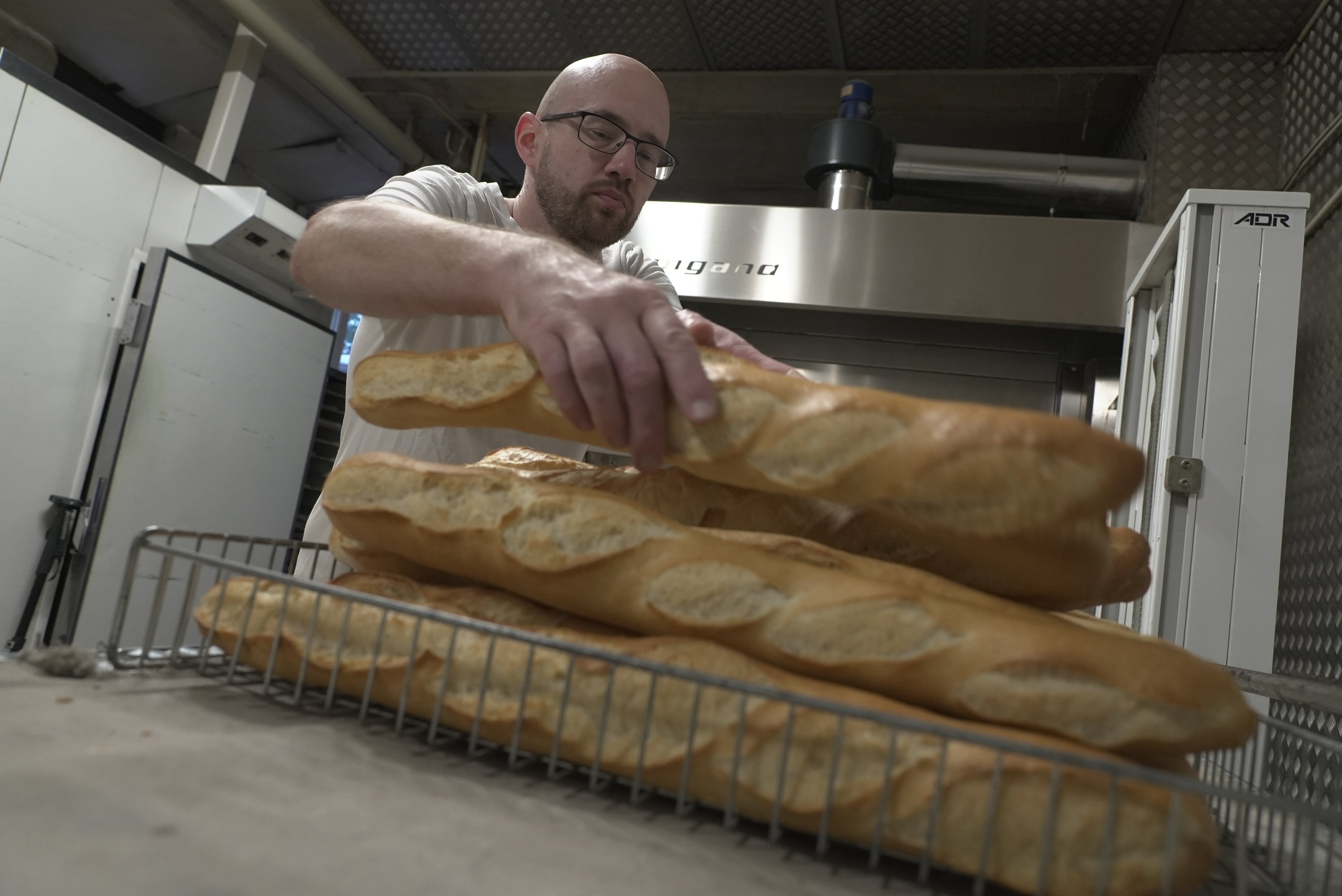 independent.co.uk - John Leicester - Crunch time: Fuel price spike squeezes French baguette bakers as heating oil costs soar