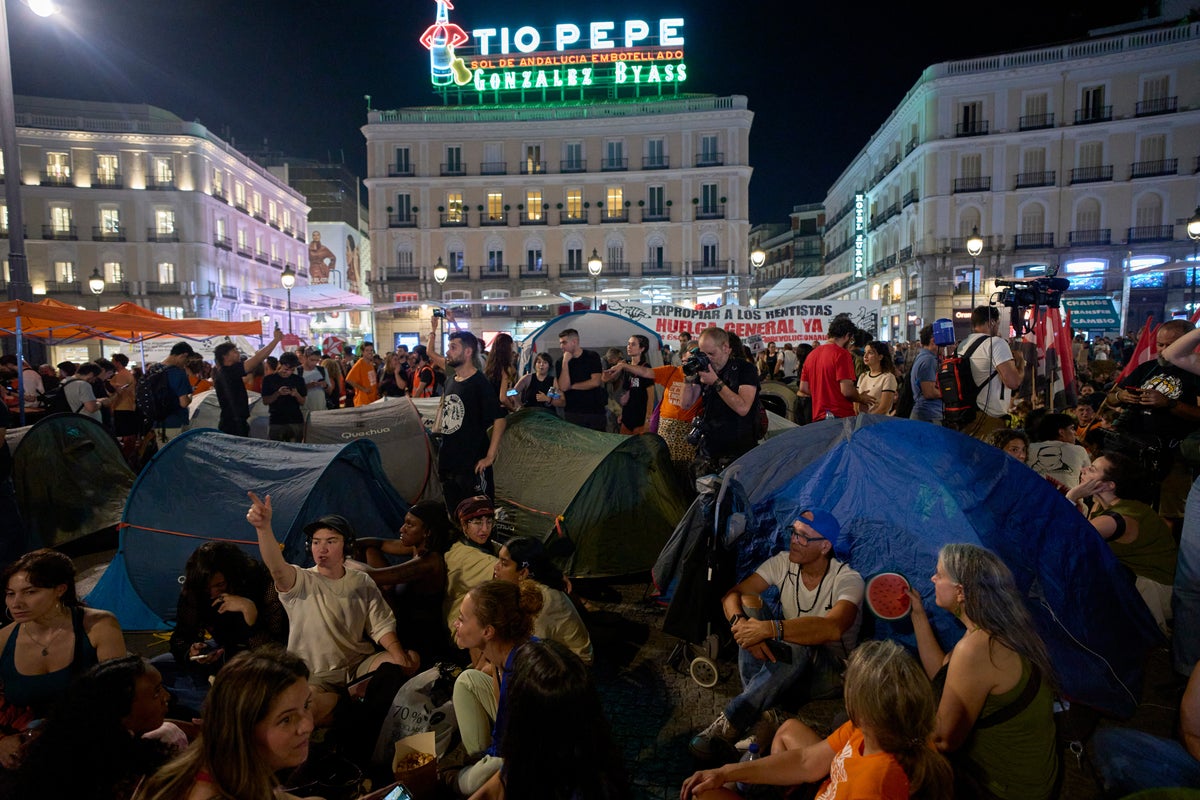 Madrid Protesters Camp in Puerta del Sol Over 87‑Year‑Old Eviction