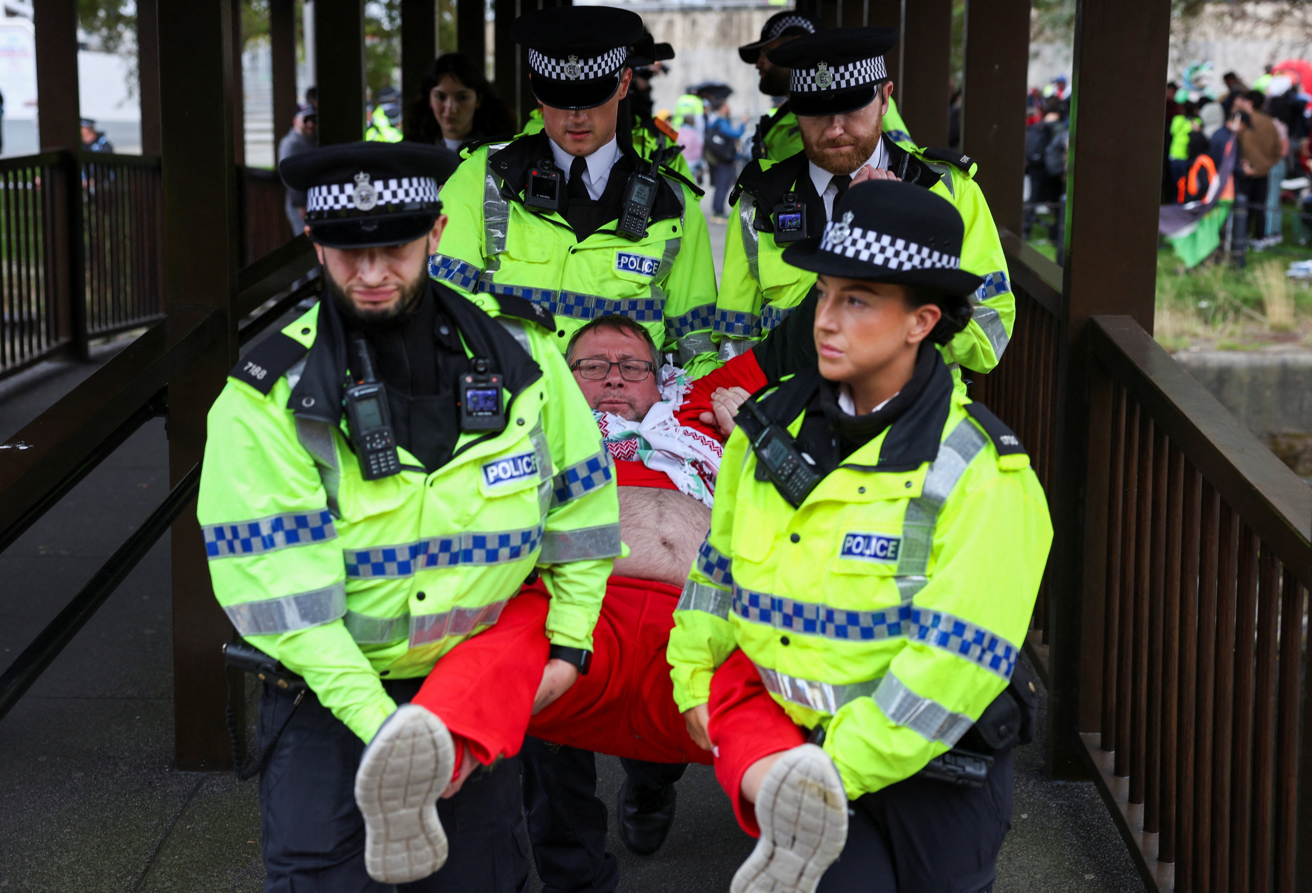 Multiple arrests at pro-Palestine Action protest outside Labour conference