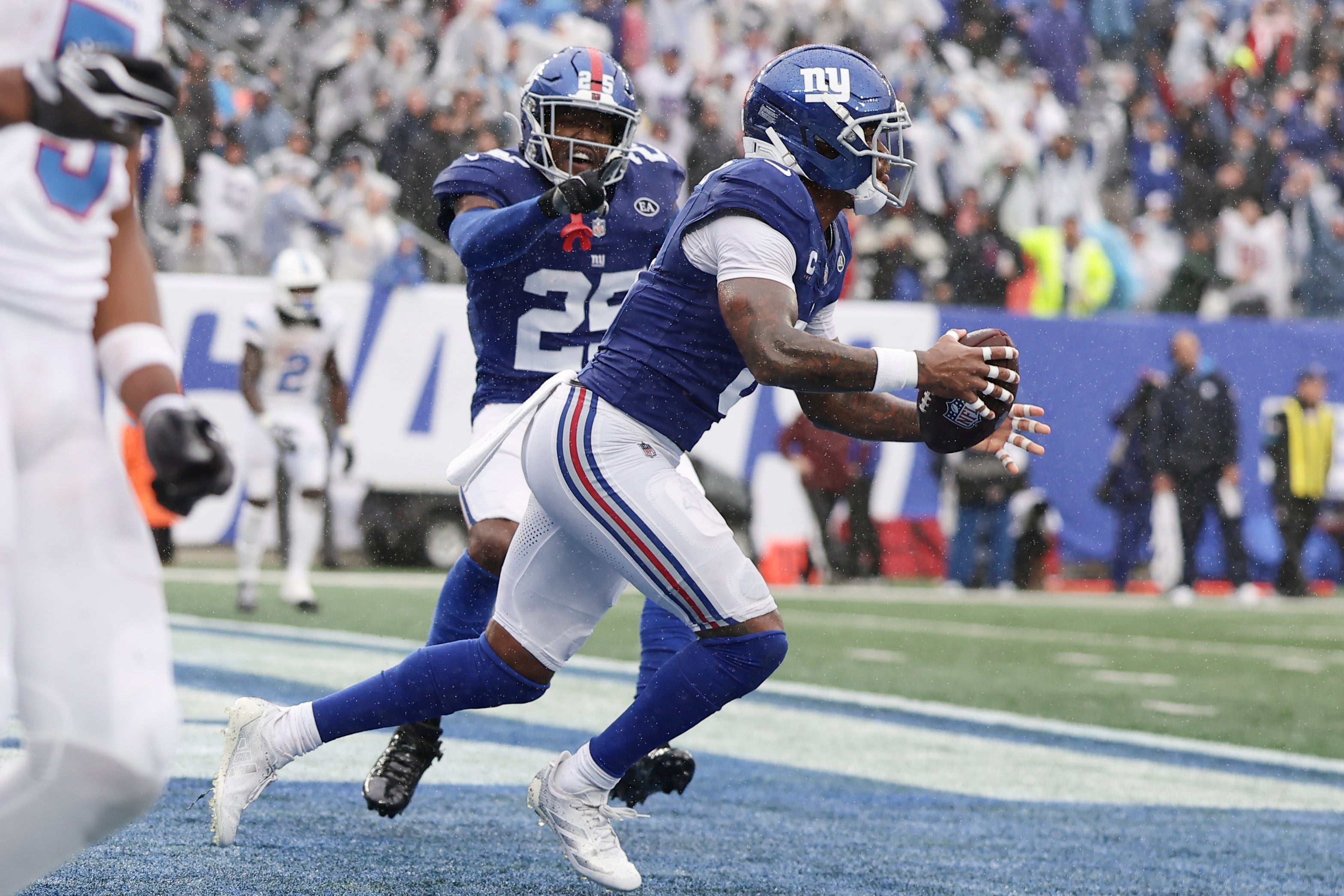 TITANS GIANTS