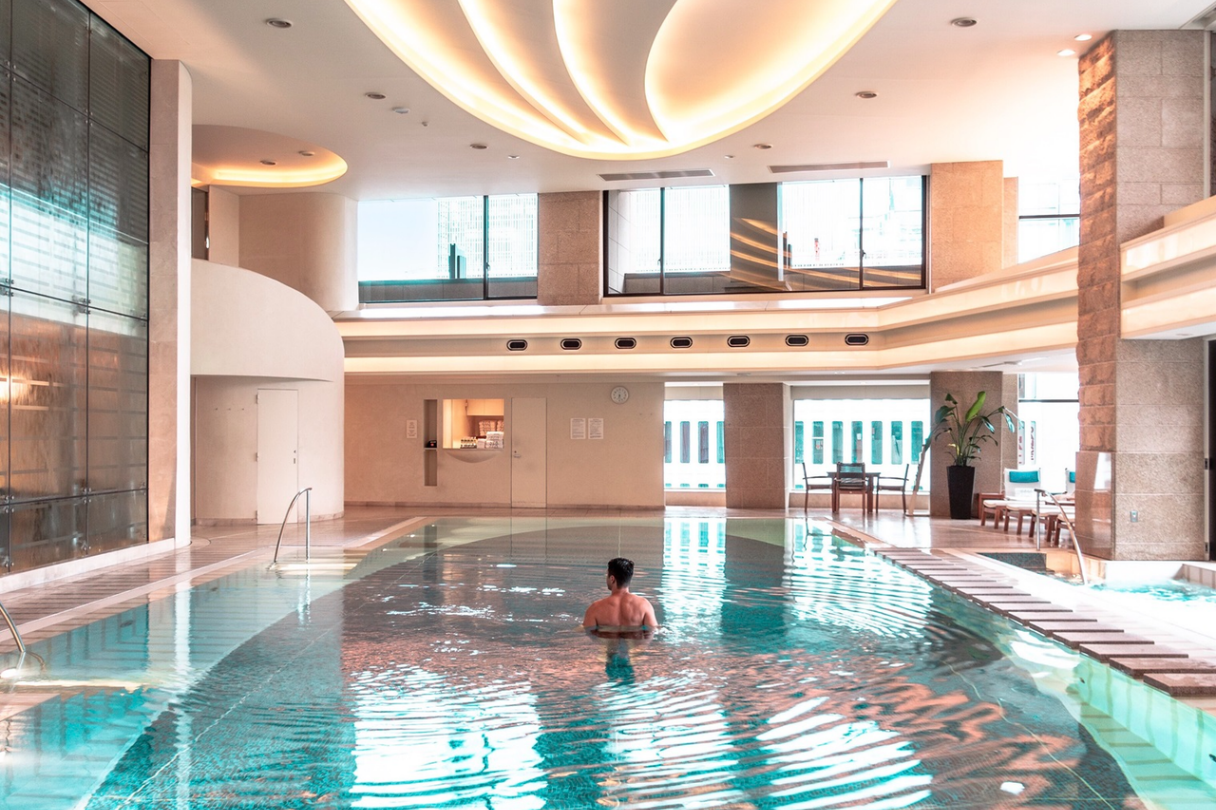 The pool at The Peninsula Tokyo
