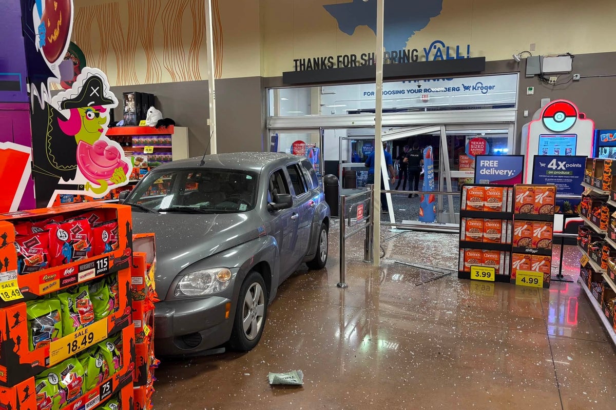 Texas man accused of crashing his car through a grocery store so he could use the bathroom