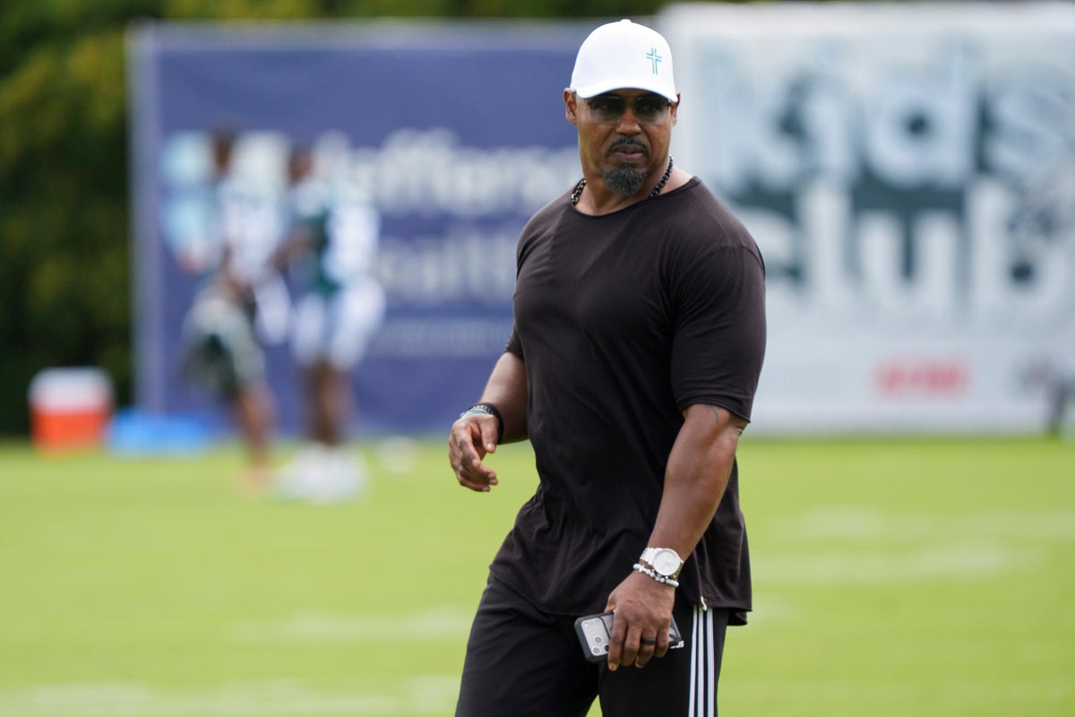 NFL requests Homeland Security remove Brian Dawkins video amid border caravan claims