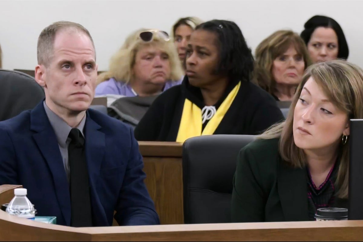 Jury hears trial of former “American Idol” singer accused of killing his wife