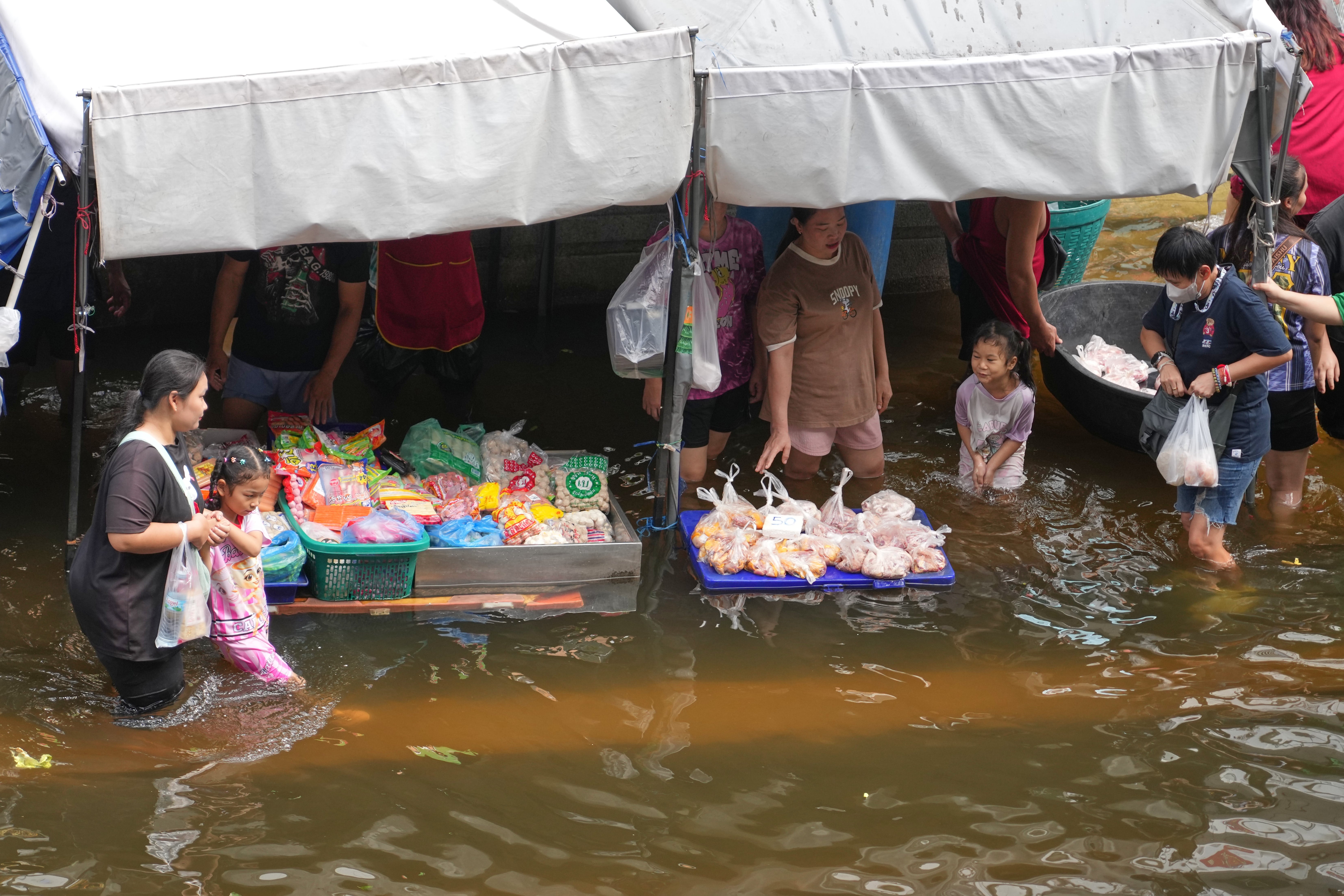 Is it safe to travel to Thailand? Foreign Office issue update after severe flooding