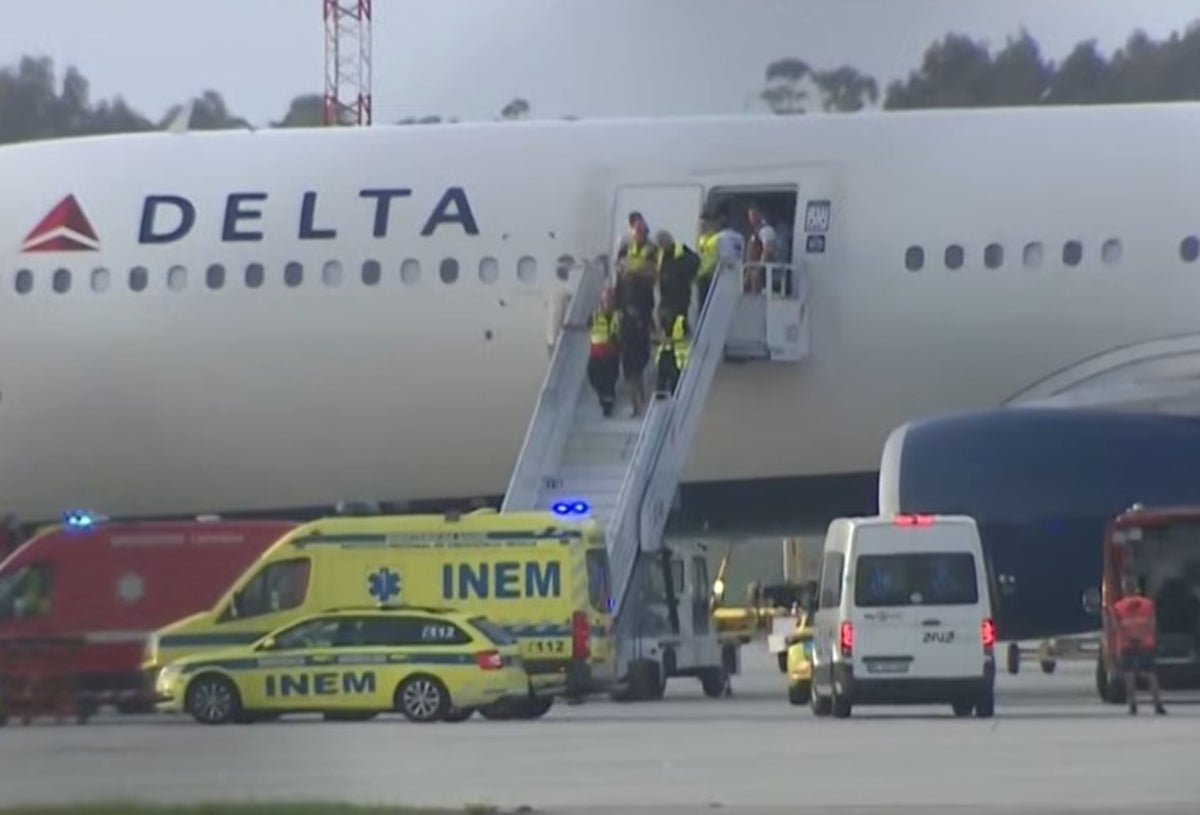 Delta passengers injured in emergency landing after smoke filled cabin during flight
