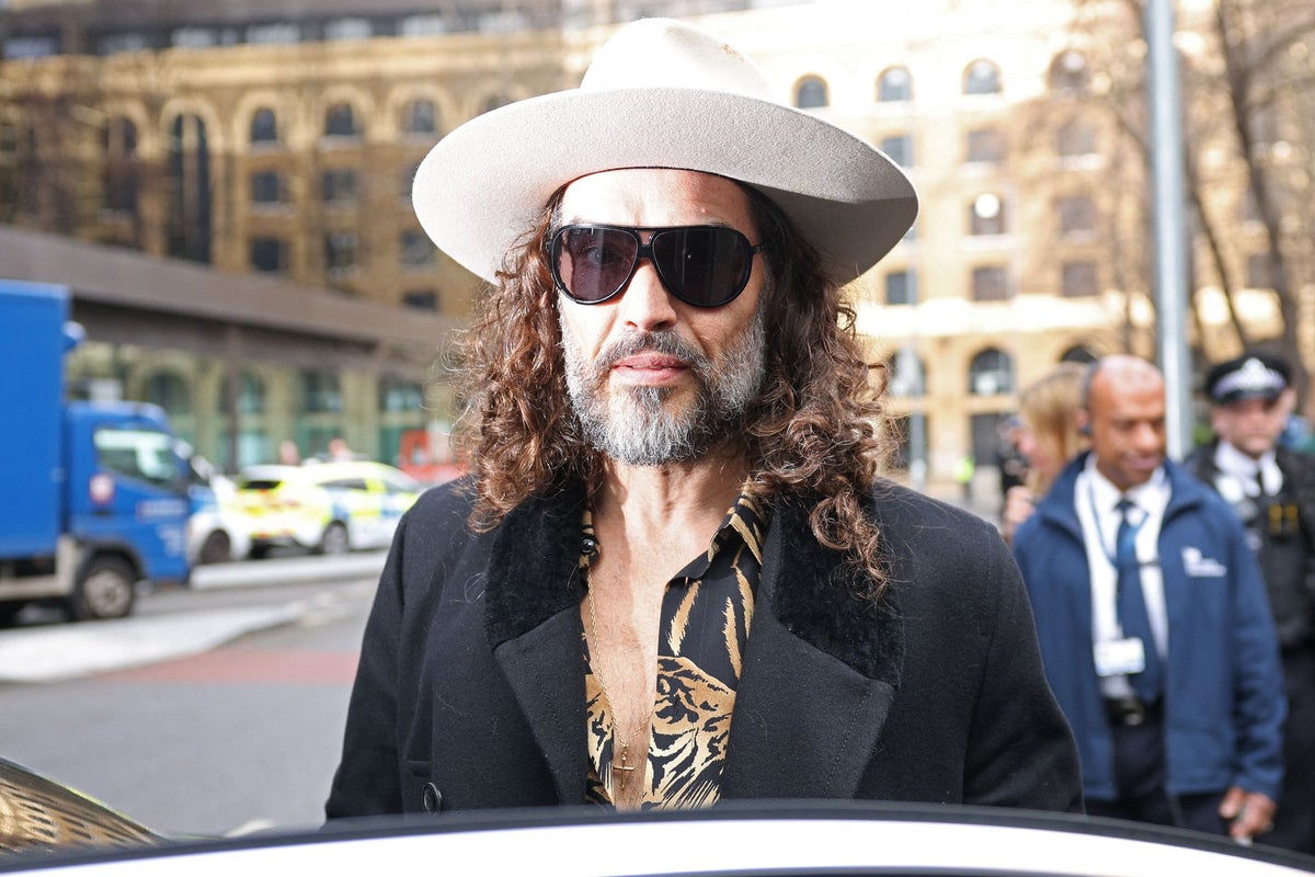Russell Brand and Dr. Oz joke about hugging female Trump secretary as rape-accused comic joins MAHA panel