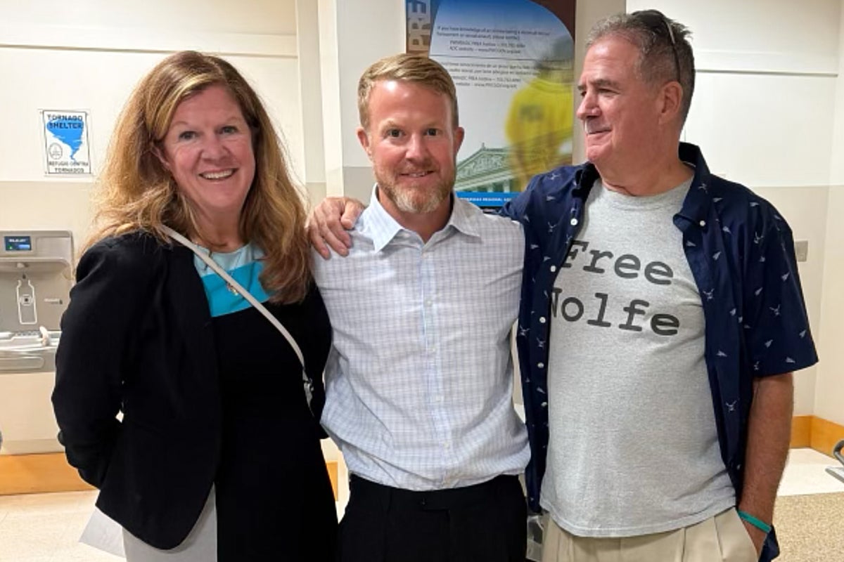 Judge vacates Virginia man’s murder conviction, freeing him after 25 years