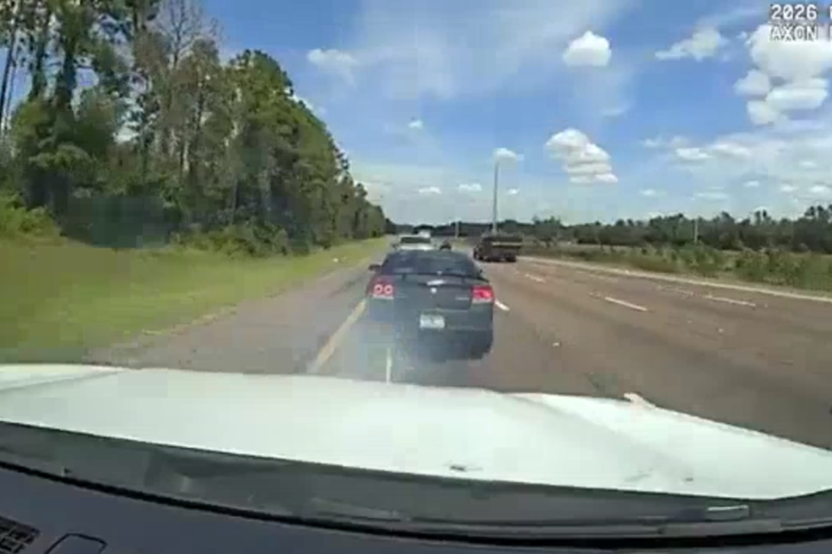 Fleeing felon’s car gets taken out by police grappler device