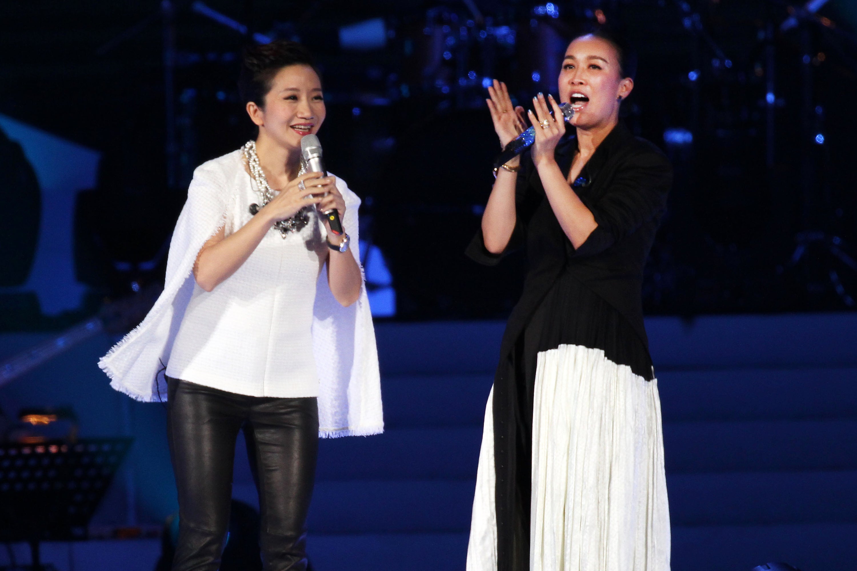 CHINA-CANTANTE-CENSURA