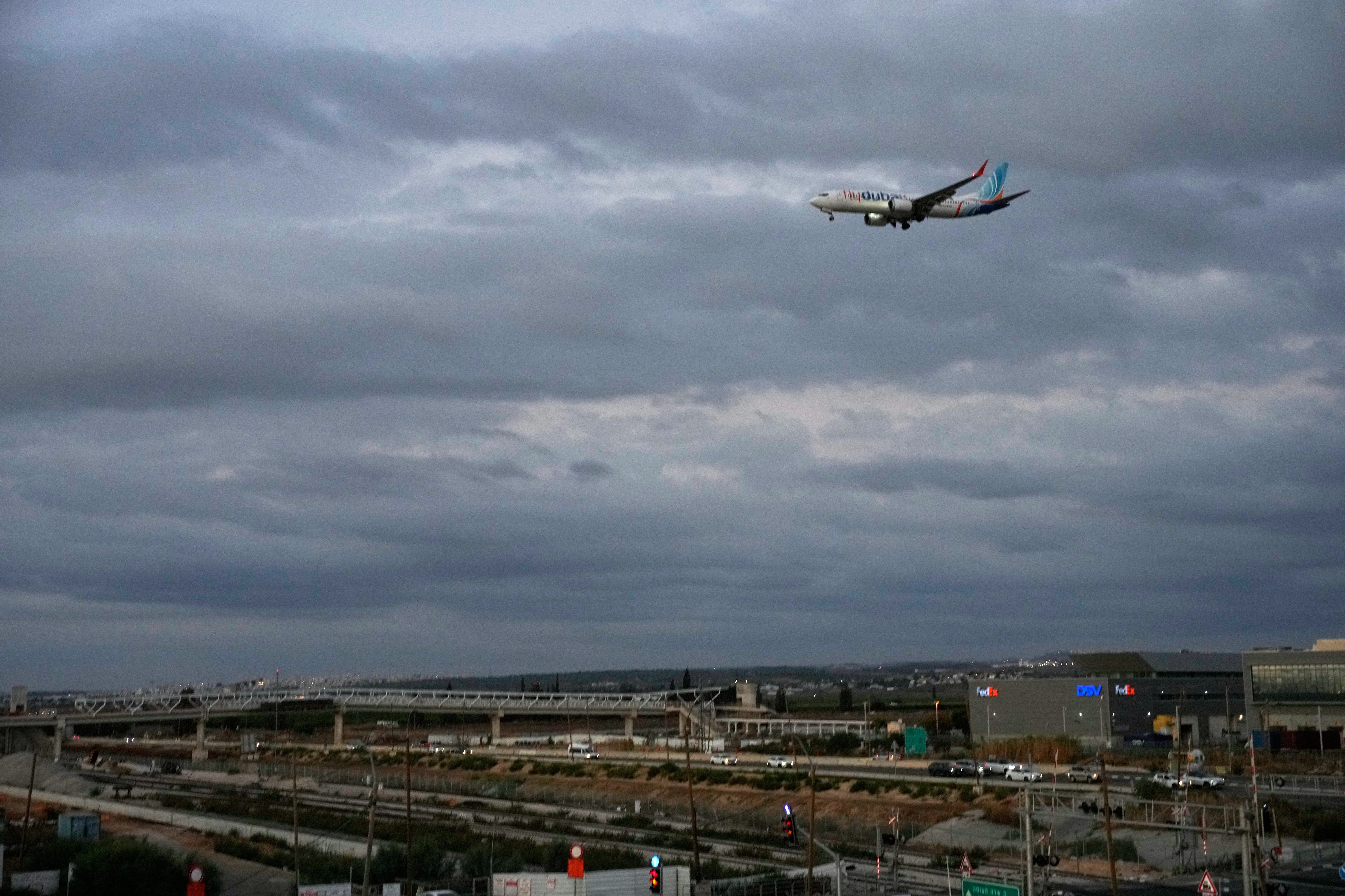 APTOPIX_Israel_Mideast_Emergency_Landing_7163_.jpg?quality=75&height=166&fit=bounds&format=pjpg&crop=16%3A9%2Coffset-y0.5&auto=webp