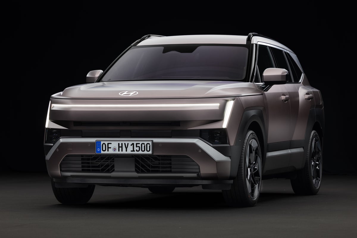 Hyundai launches upscale plug‑in hybrid Tucson with larger dimensions and premium interior