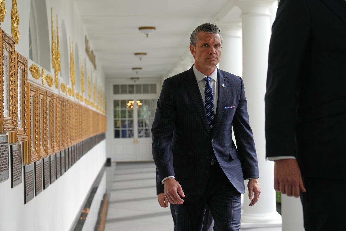 US Defence Secretary Hegseth Announces 20% Cut to Generals and Admirals