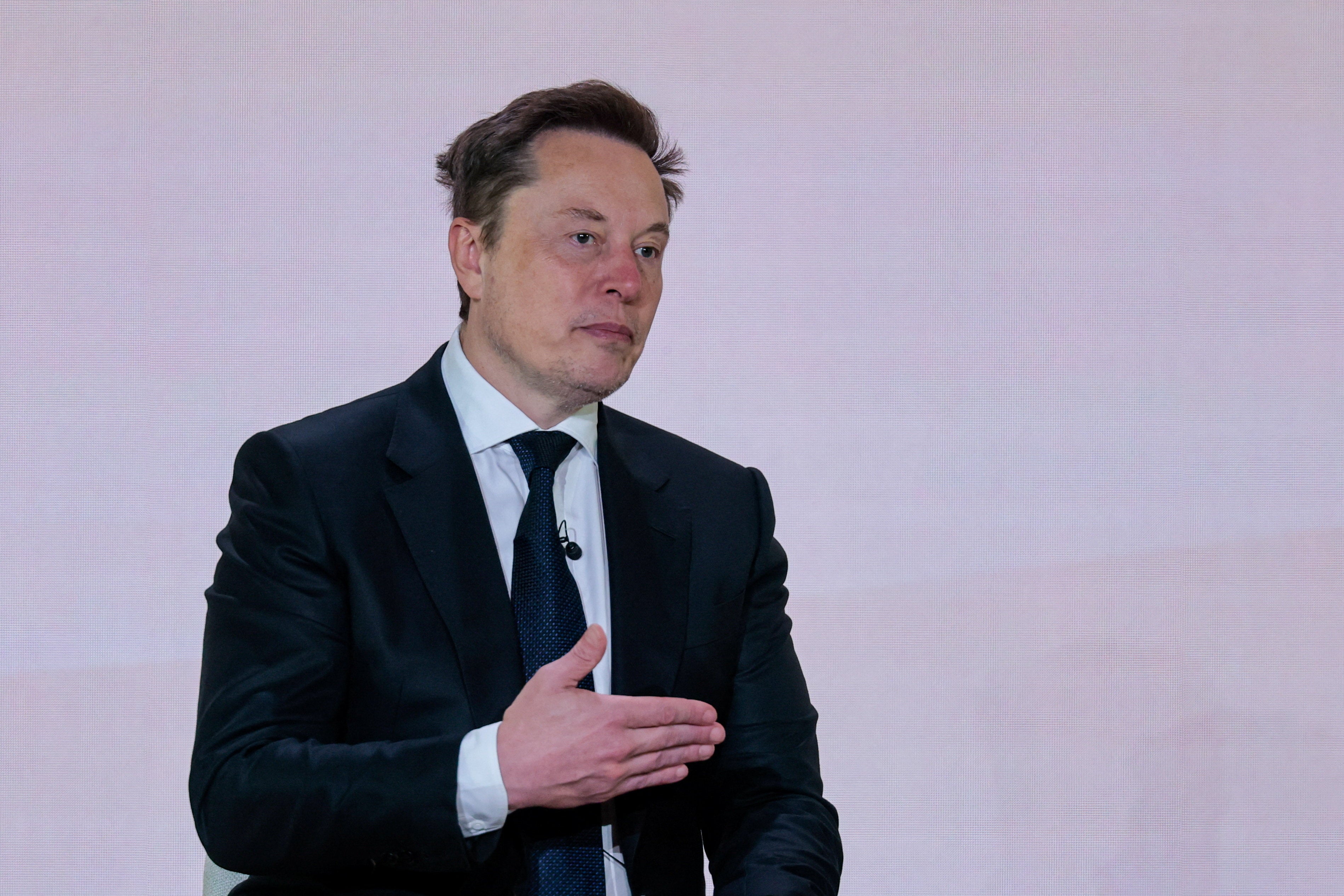 新しい軍事指令は、イーロン・マスク氏との技術諮問委員会の設立から、提携大学5校での専任士官候補生部隊の発足まで多岐にわたる。