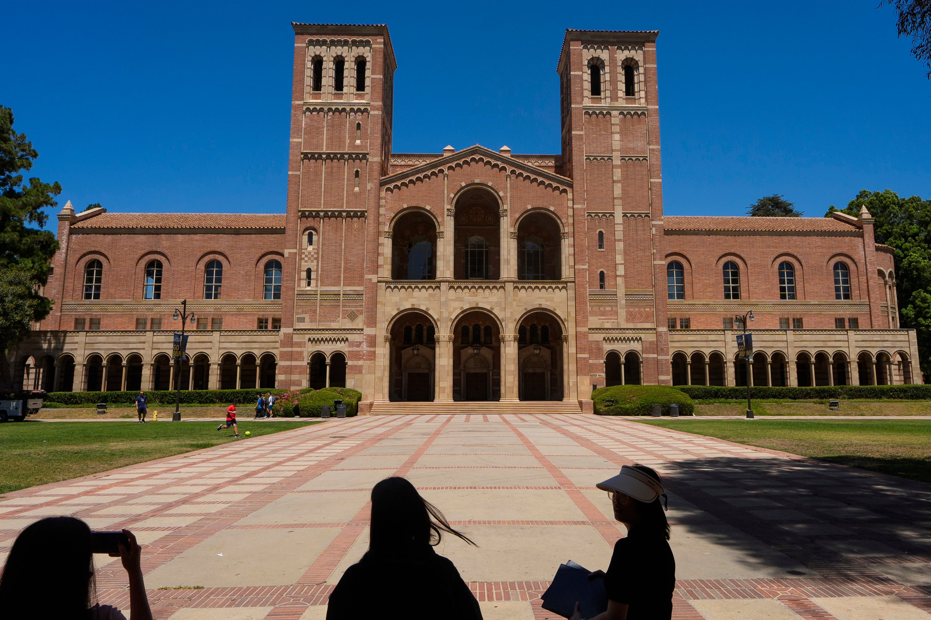 UCLA_Law_School_Discrimination_Allegation_96414.jpg