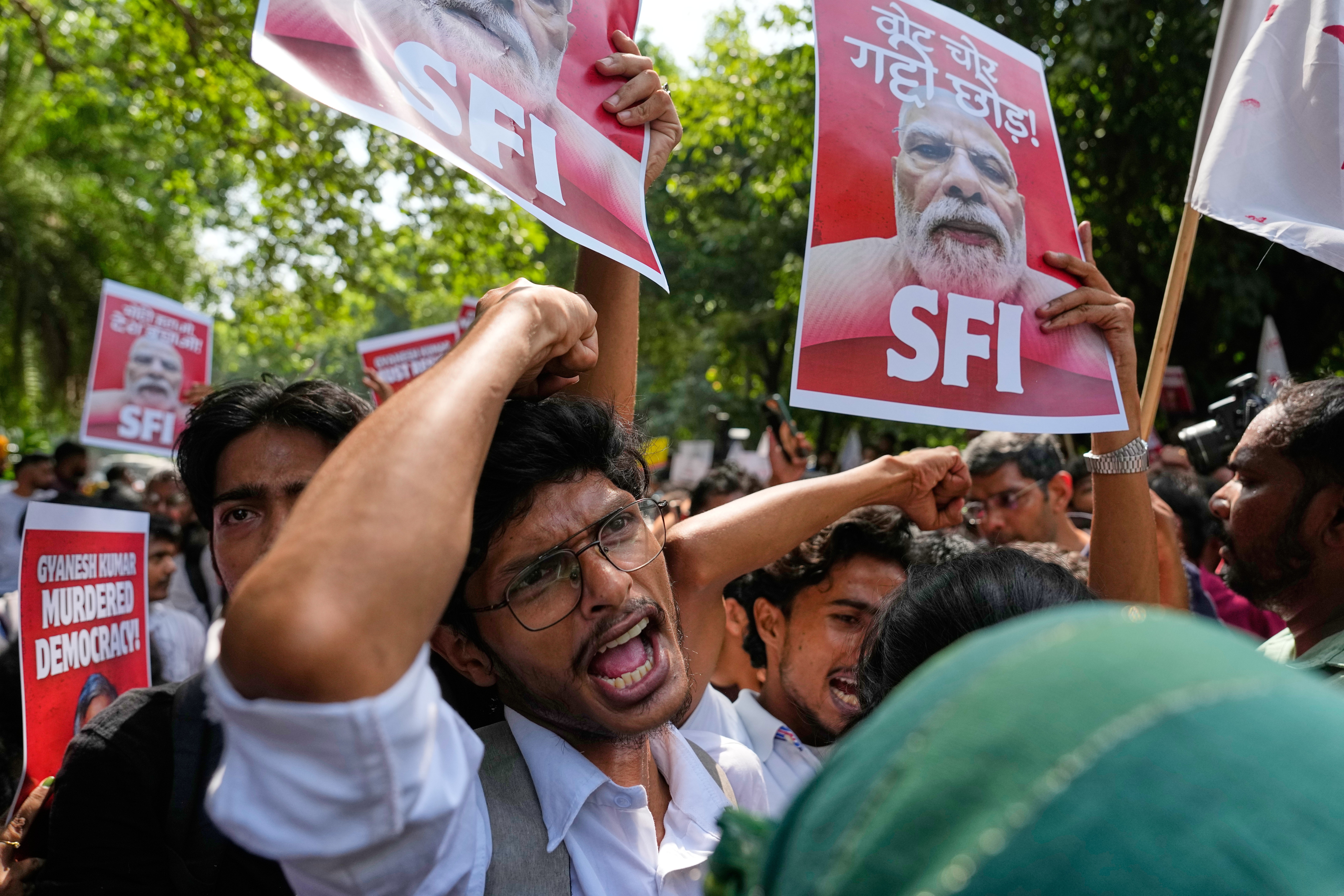 ASI-GEN INDIA-CUCARACHA-PROTESTAS