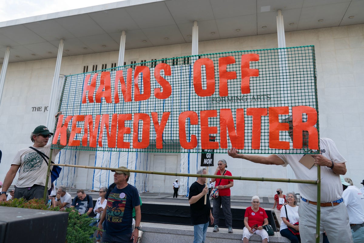 Kennedy Center Honors to be held at Capital One Arena after venue dispute