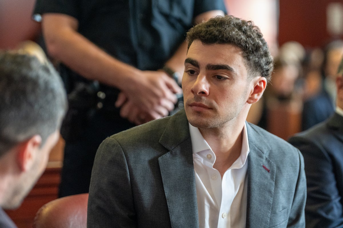 Bodycam footage shows police arrest Luigi Mangione in Pennsylvania