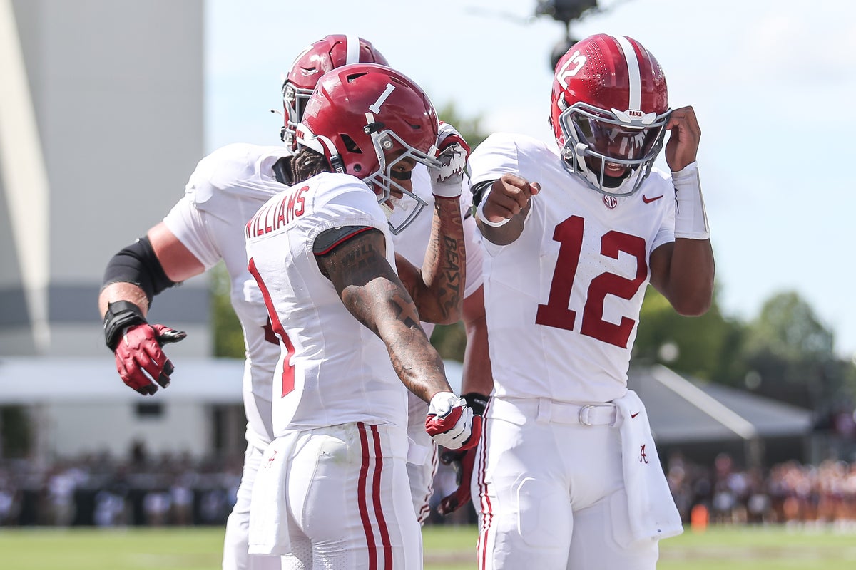 Lopsided loss could bump Florida from top 10 in AP Top 25; a move up might be tough for Alabama