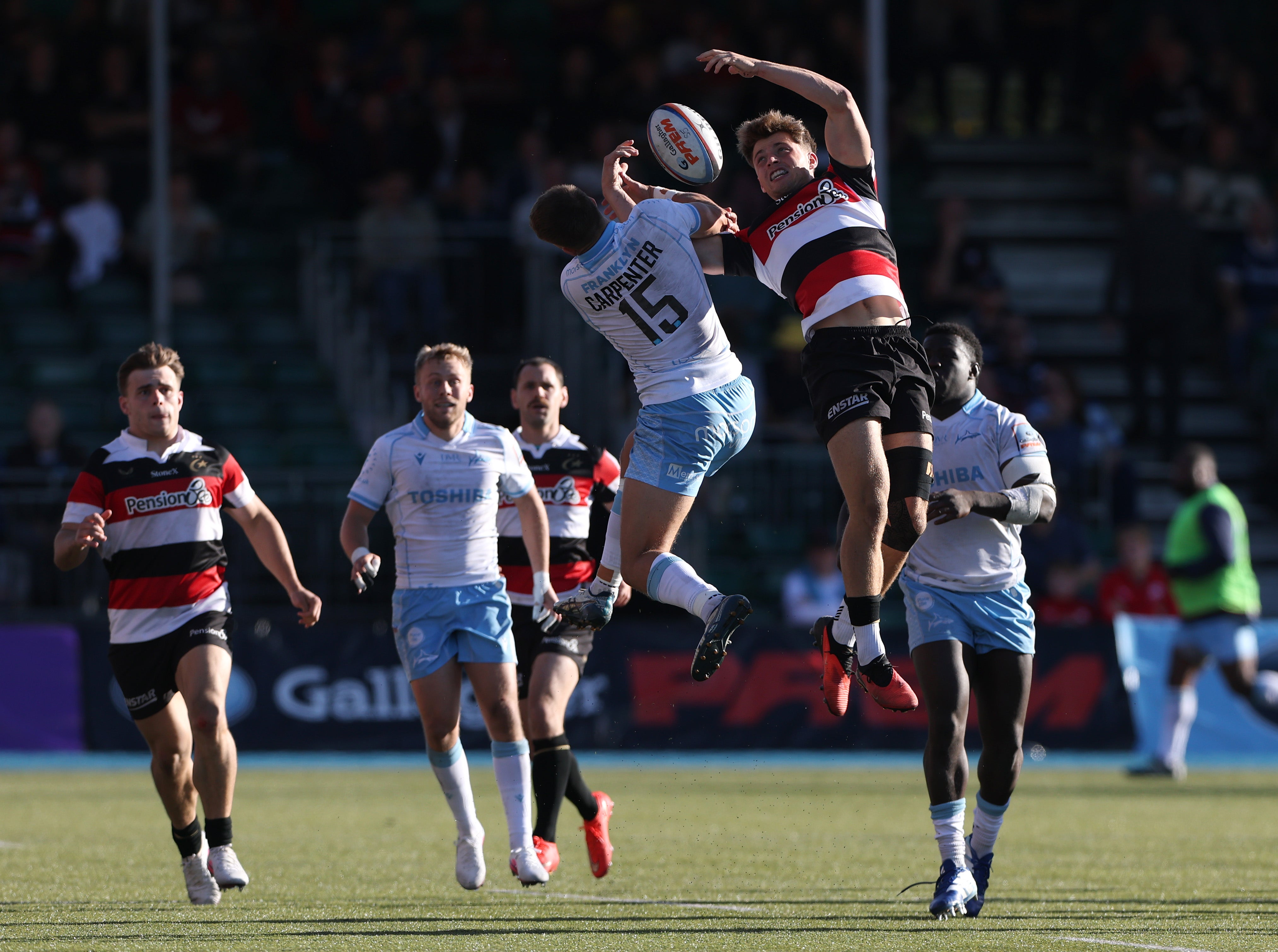 Sale defy Jacques Vermeulen’s first-half red card to beat Saracens