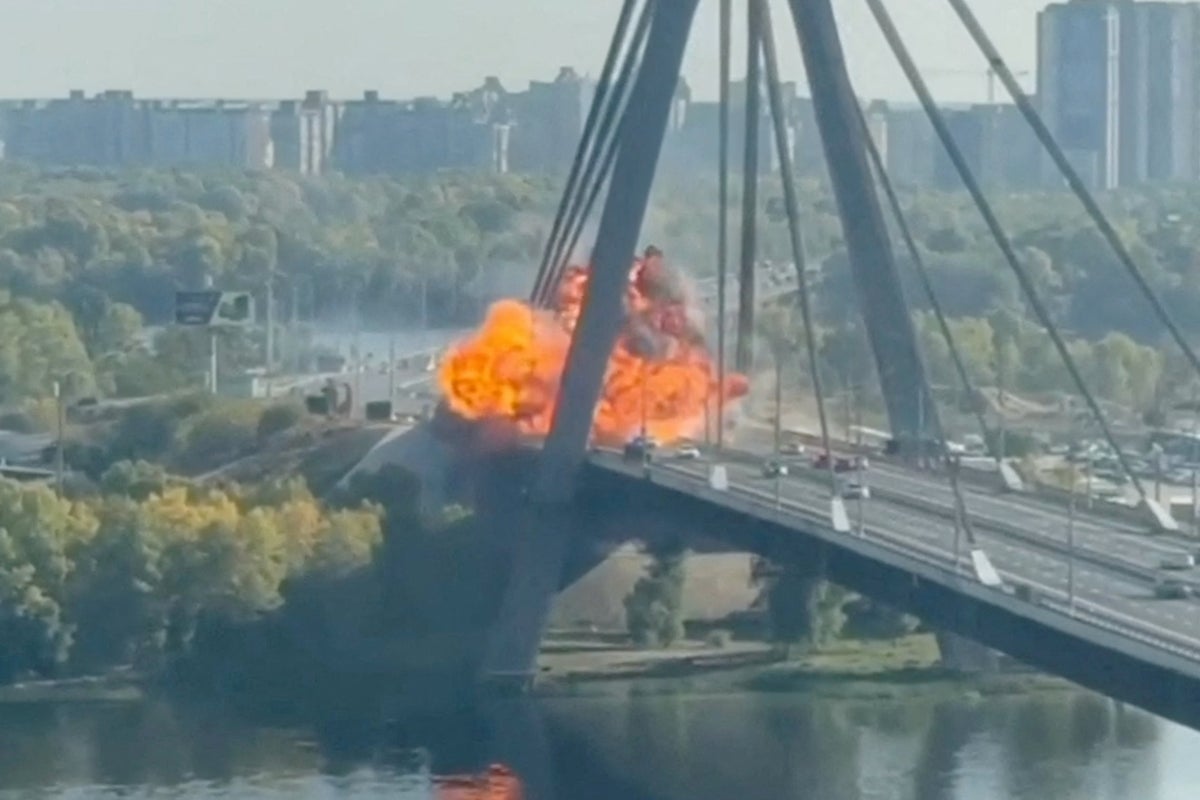 Russian drones strike Kyiv bridges, disrupting metro and traffic across Dnipro crossings