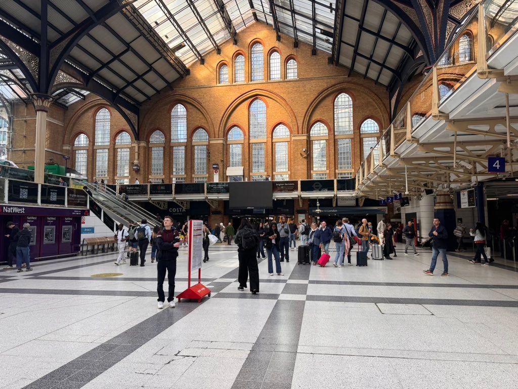 Central London hit by mass power cut with 32 postcodes affected