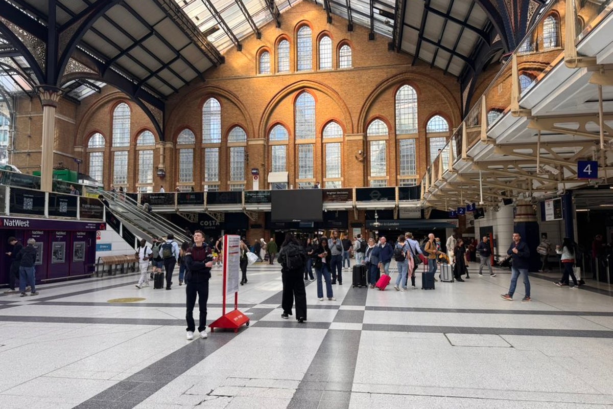 Central London hit by mass power cut with 32 postcodes affected
