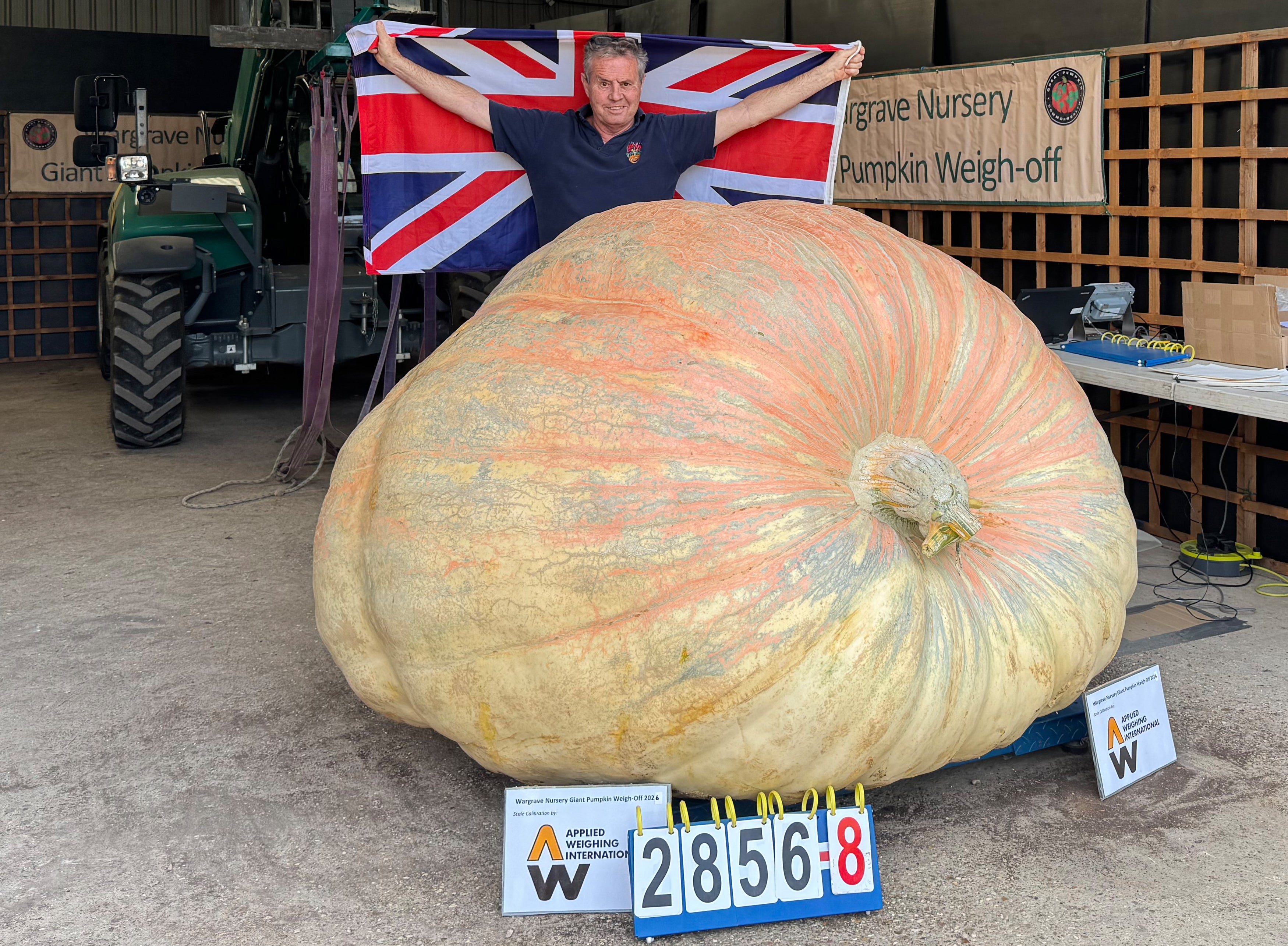 Britischer Großvater bricht Kürbis-Weltrekord mit einem Kürbis ...